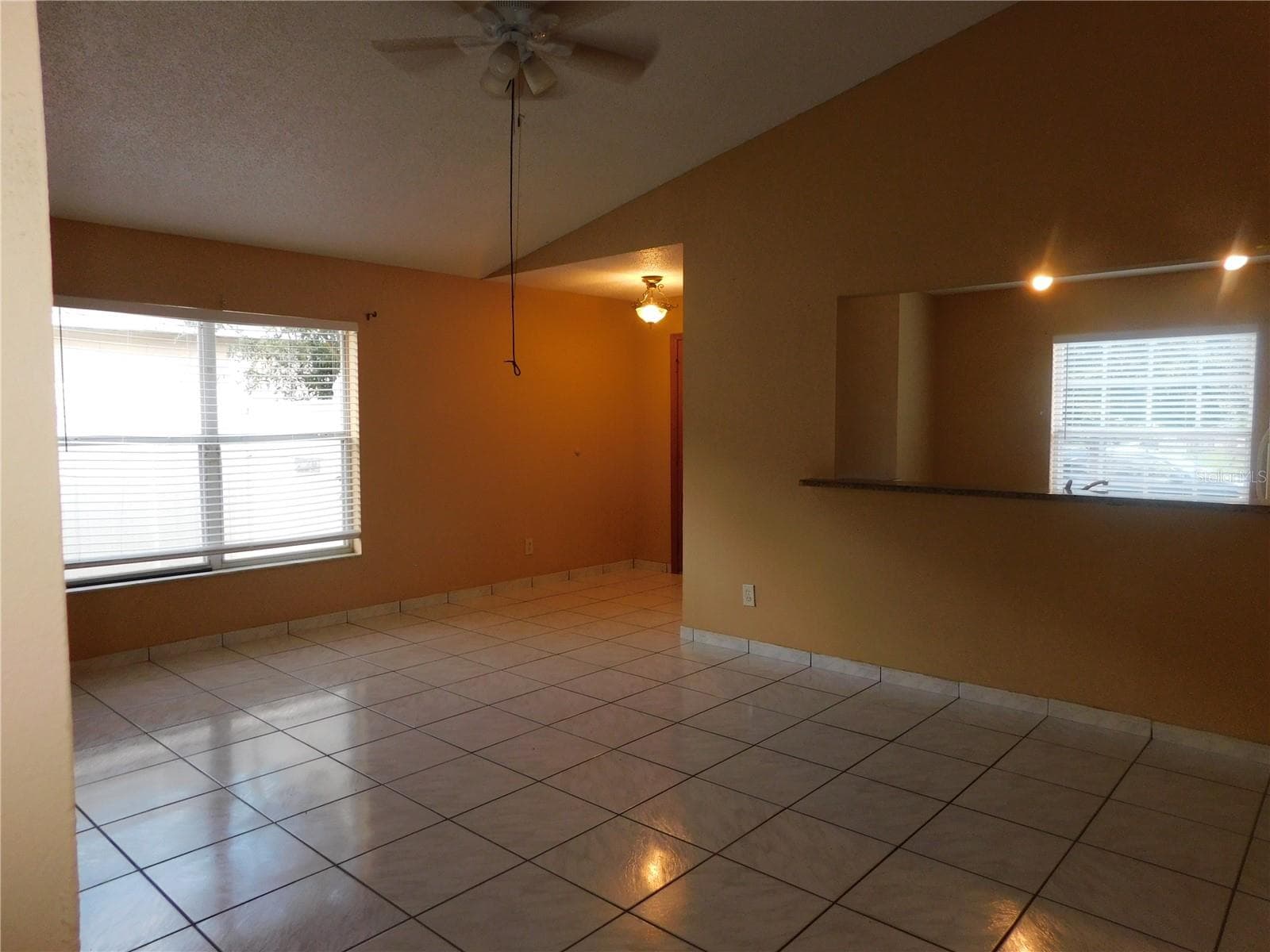 Single Family Residence at 2826 RIDGE COVE CT, ORLANDO, photo 8 of 17