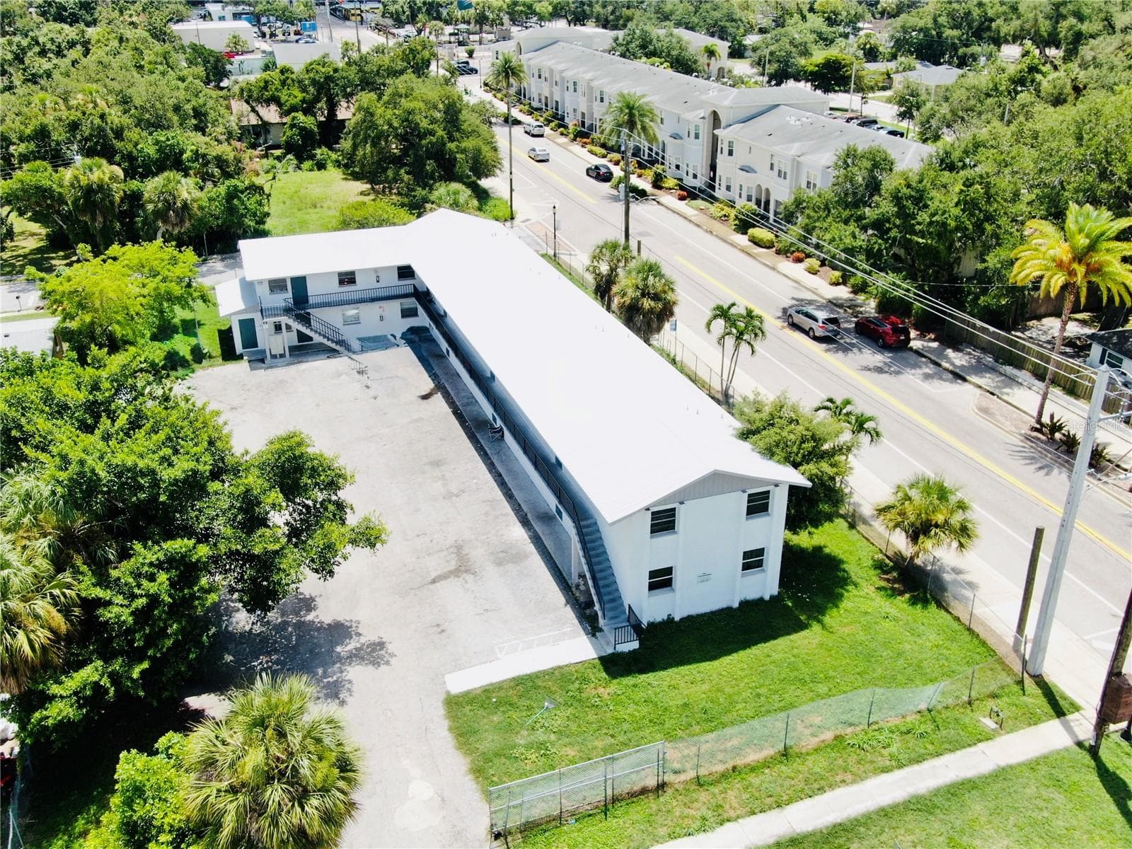 Multi-Family 5+ at 2700 PALMADELIA AVE, SARASOTA, photo 3 of 15