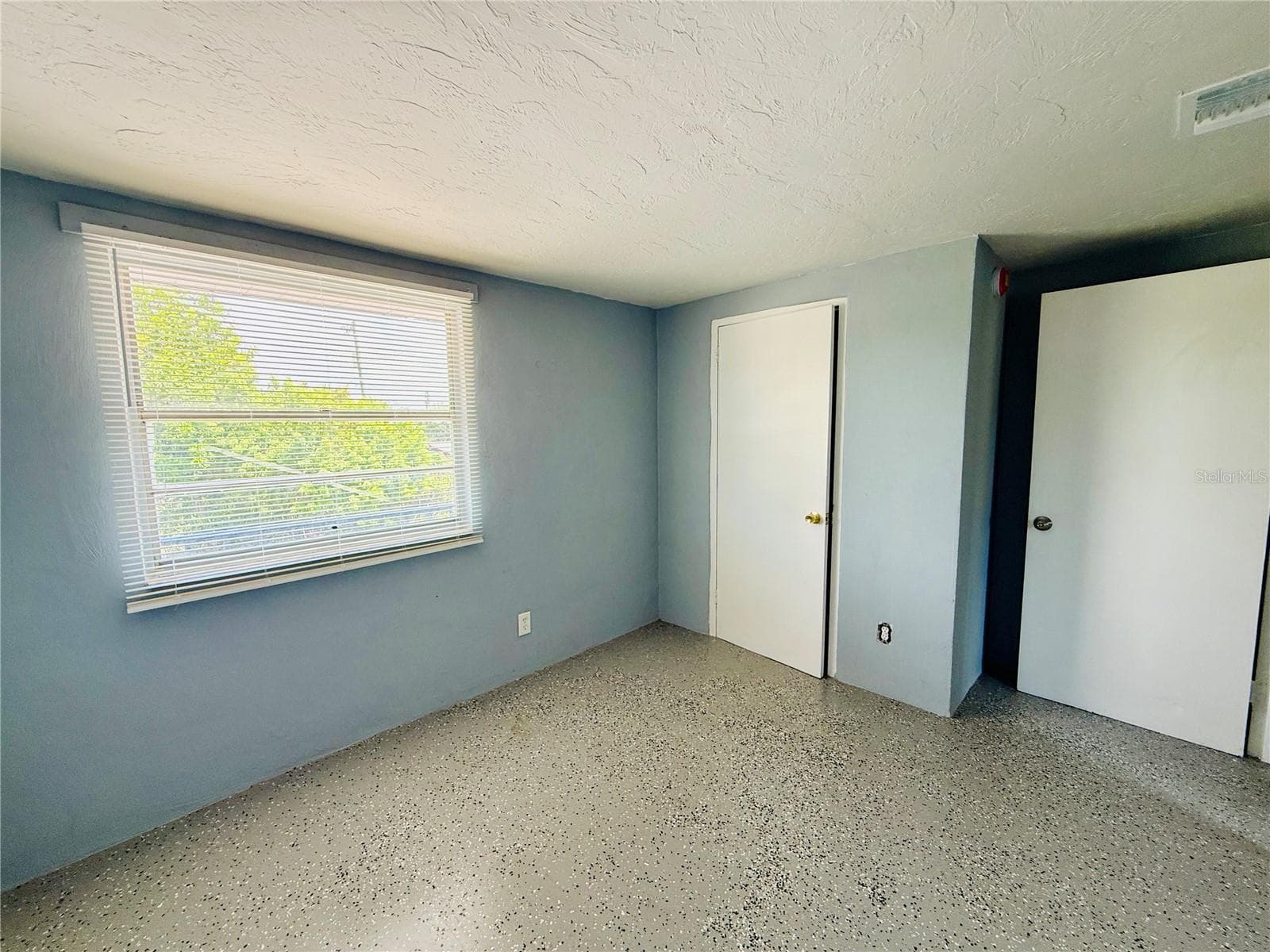Multi-Family 5+ at 2700 PALMADELIA AVE, SARASOTA, photo 7 of 15