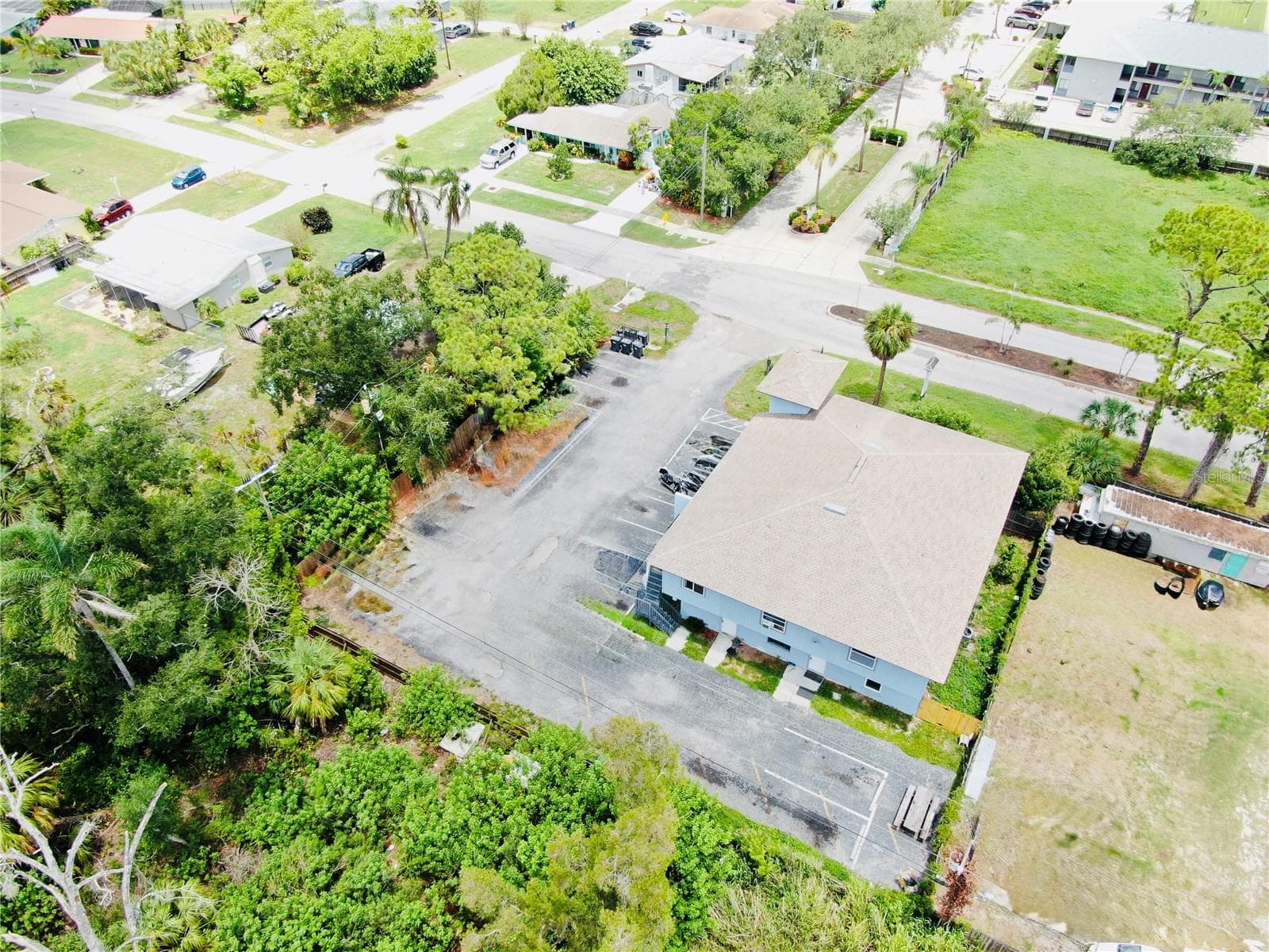 Multi-Family 5+ at 1410 MAGELLAN DR, SARASOTA, photo 11 of 12