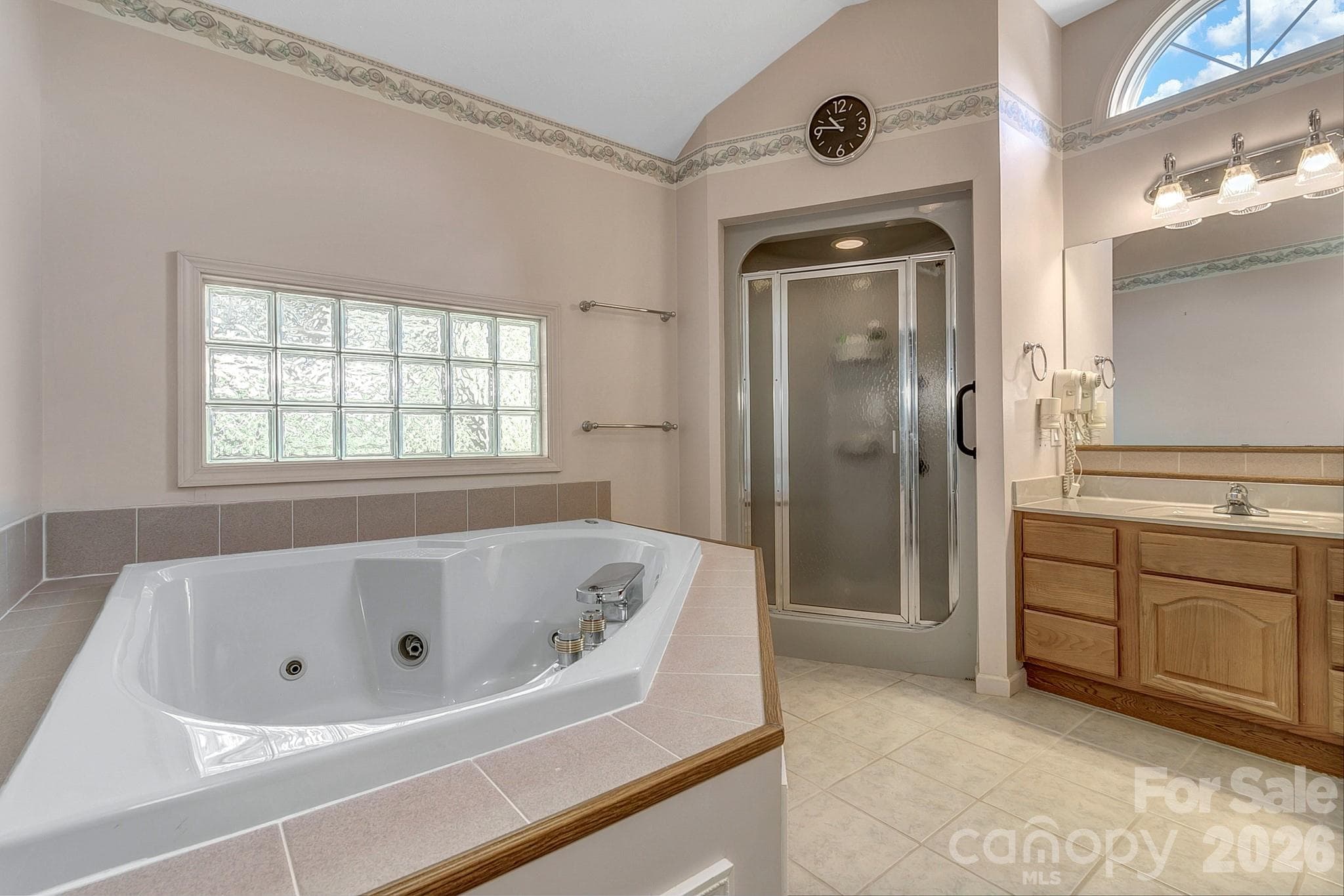 Primary ensuite of primary bedroom w/outside access - 1 Dewberry Lane, Hendersonville