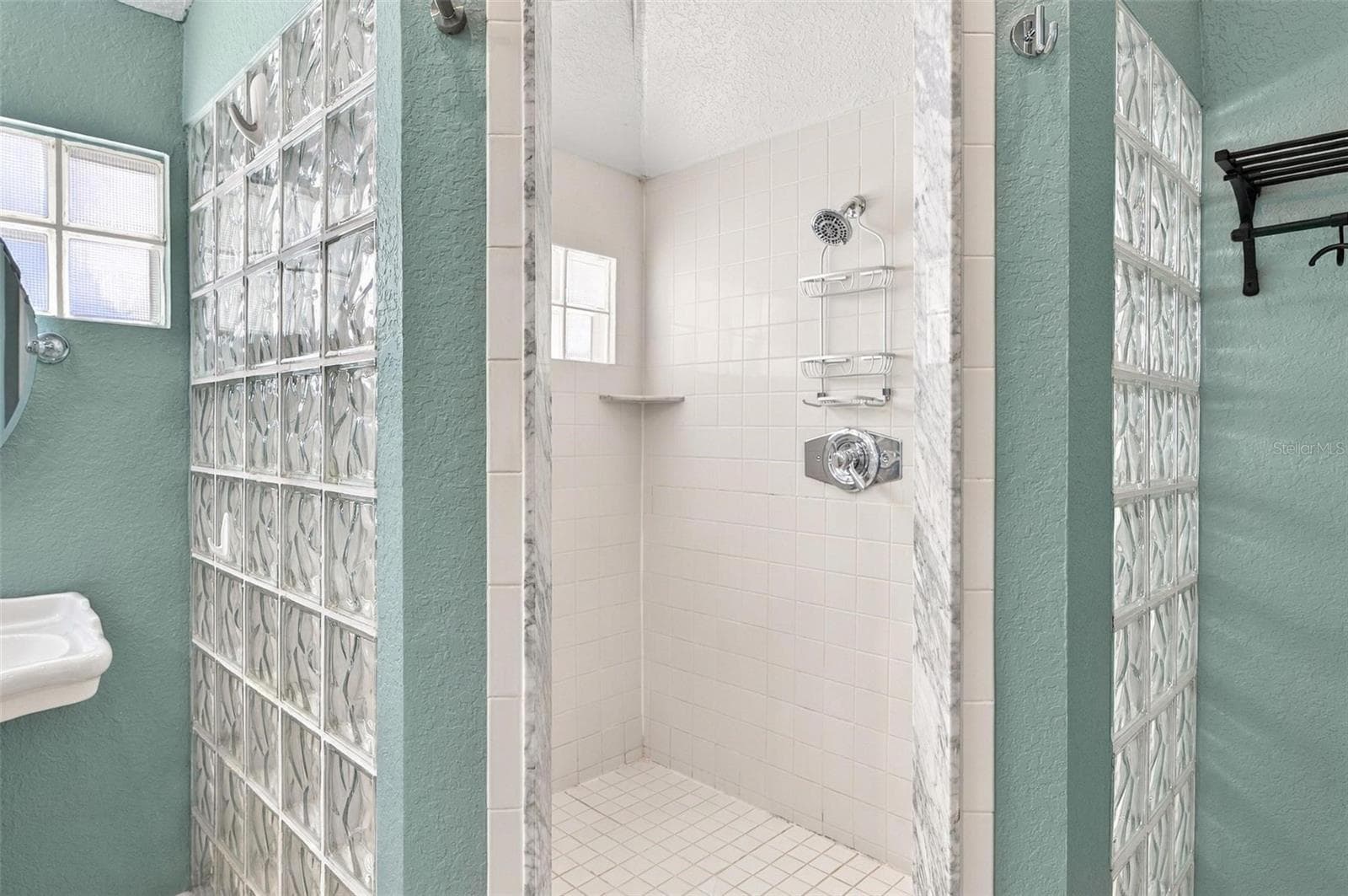 Primary large walk in shower - 2101 N OCEAN SHORE BLVD, FLAGLER BEACH