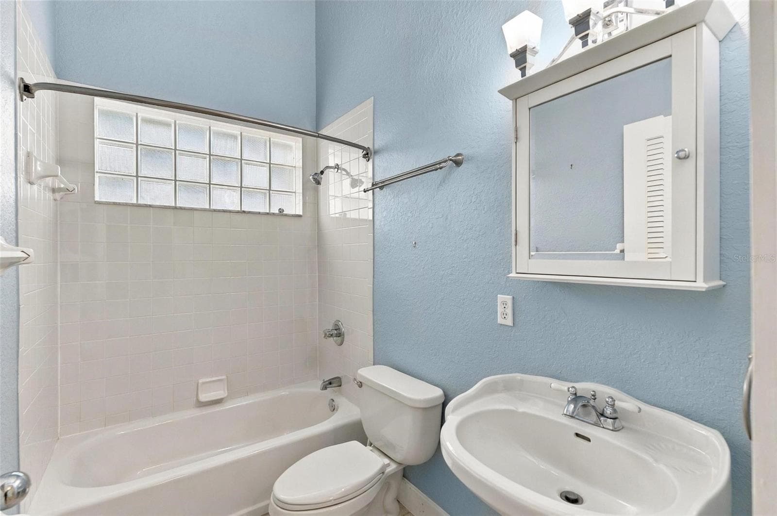 first floor full bath - 2101 N OCEAN SHORE BLVD, FLAGLER BEACH