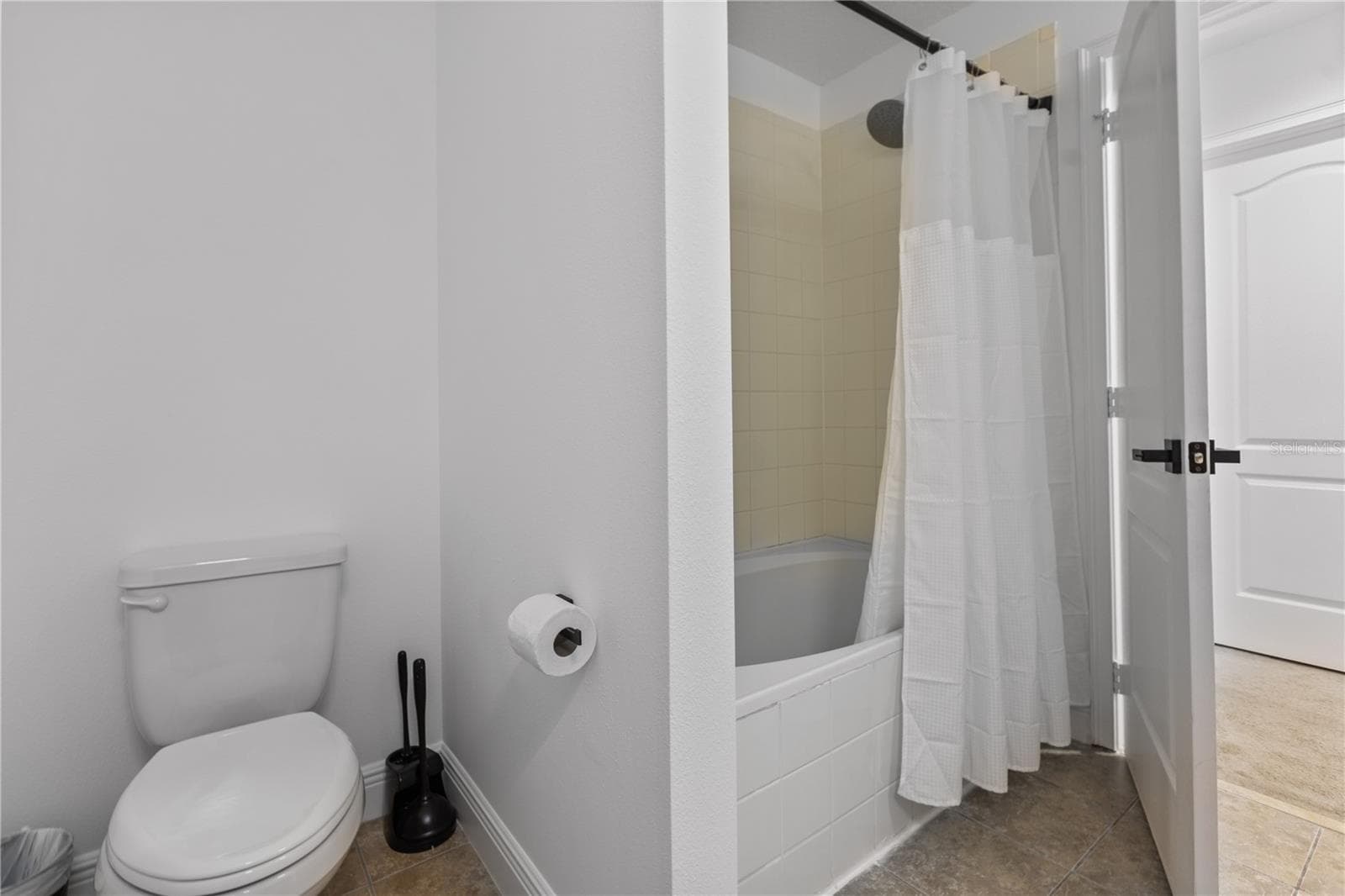 Townhouse at 8143 ROSEVILLE RD, DAVENPORT, photo 20 of 24