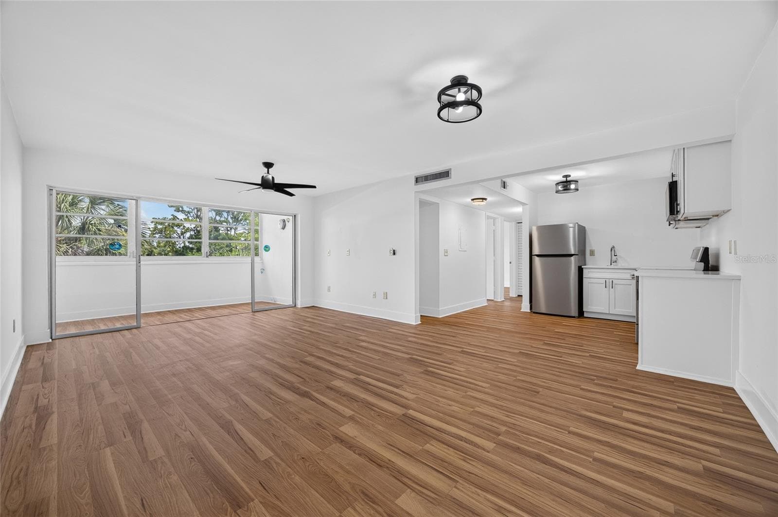 Condominium at 21260 BRINSON AVE #303, PORT CHARLOTTE, photo 6 of 35