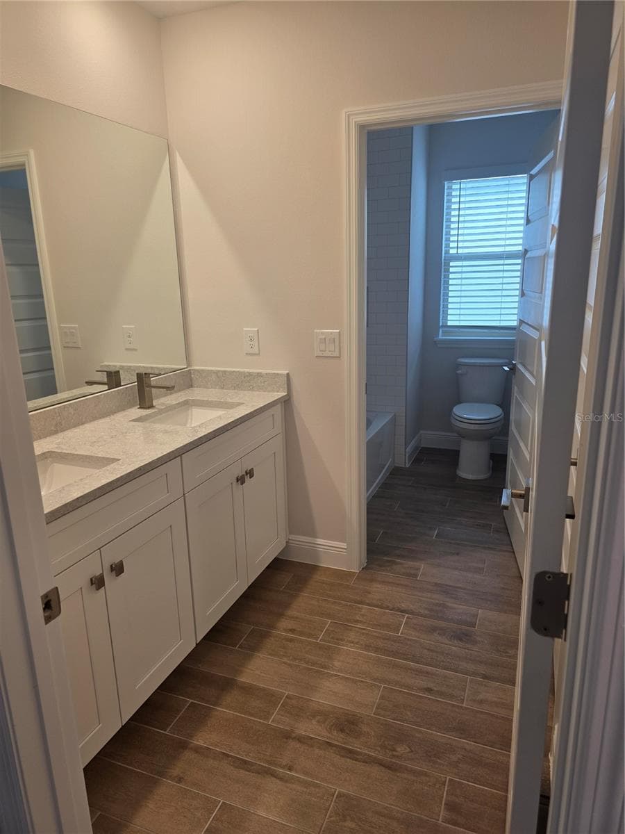 Single Family Residence at 11845 SHINE VIEW LN, WINTER GARDEN, photo 6 of 44