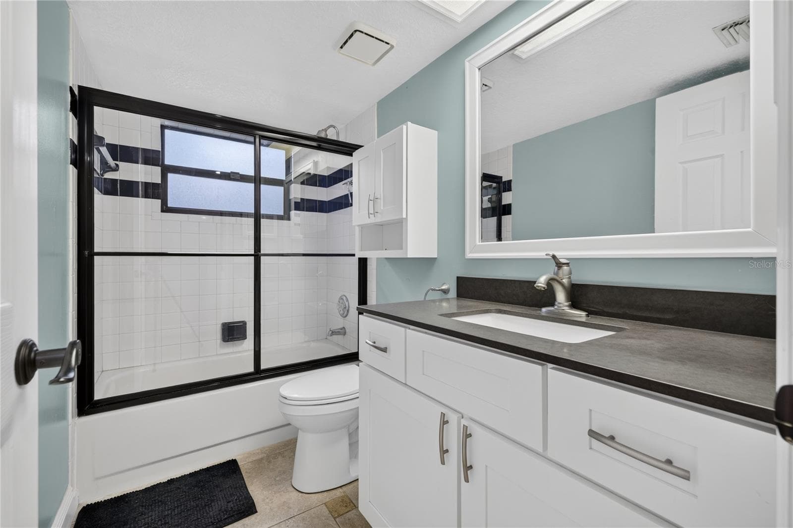 Hall bathroom - 11800 PARK BLVD #507, SEMINOLE