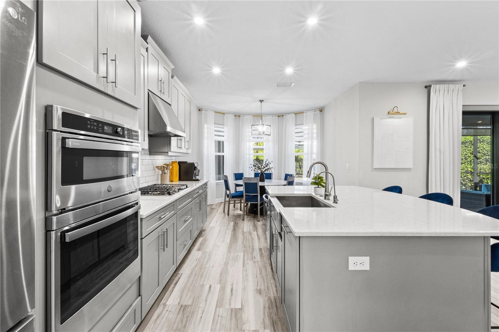 Single Family Residence at 9113 LUNA LN, SARASOTA, photo 15 of 95