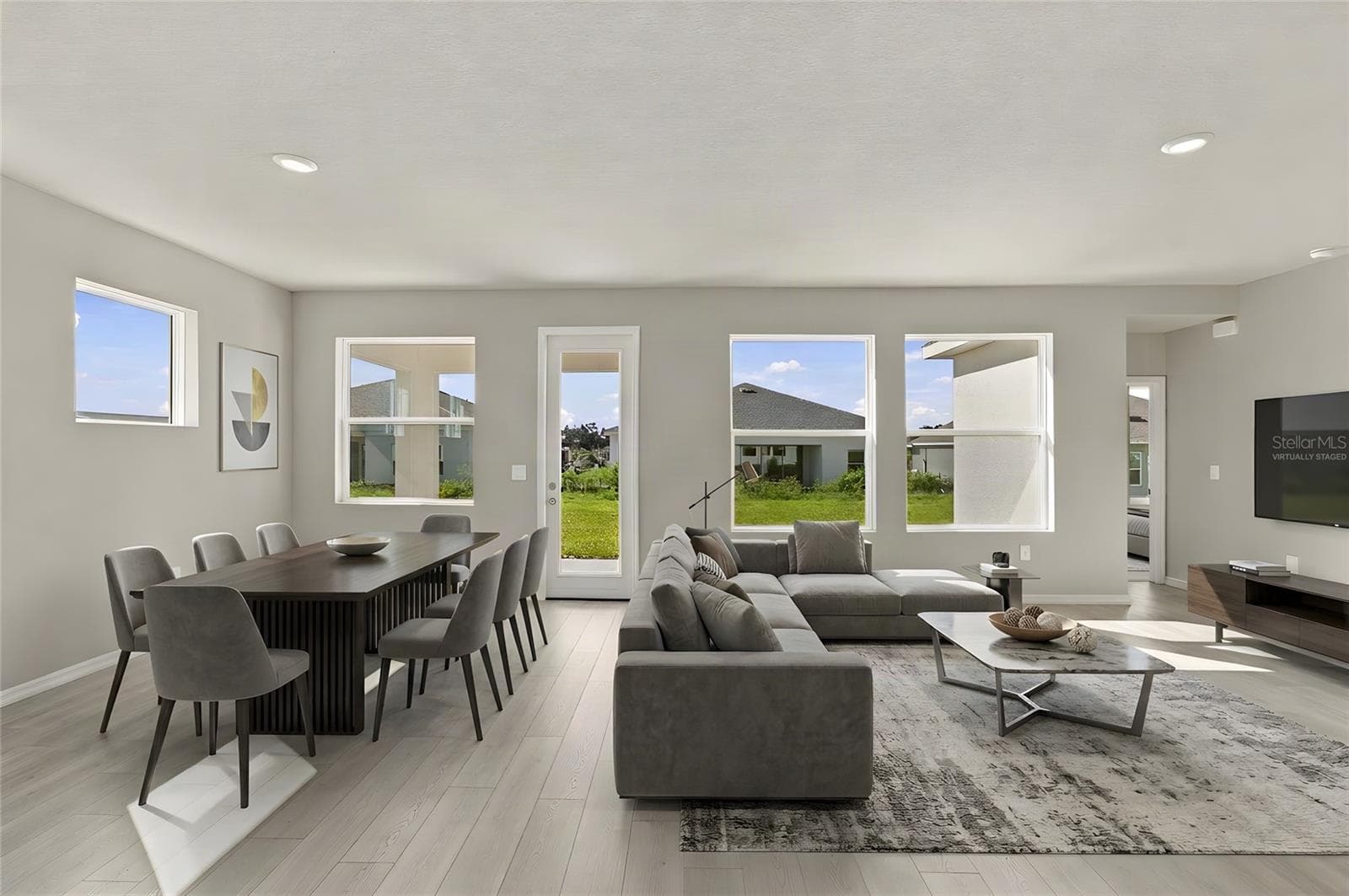 Family Room **Virtually Staged - 437 SPRING HARVEST DR, PLANT CITY