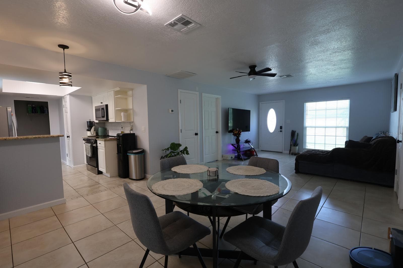 Single Family Residence at 256 LA PAZ DR, KISSIMMEE, photo 8 of 37