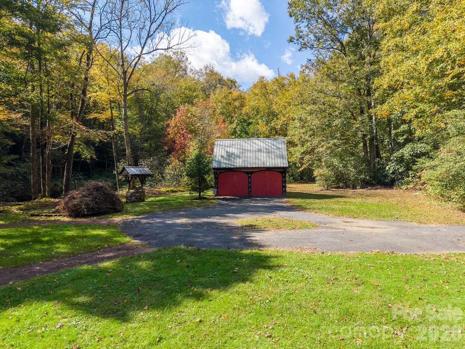 Garage & Side Yard - 7810 Little Snowbird Road, Robbinsville