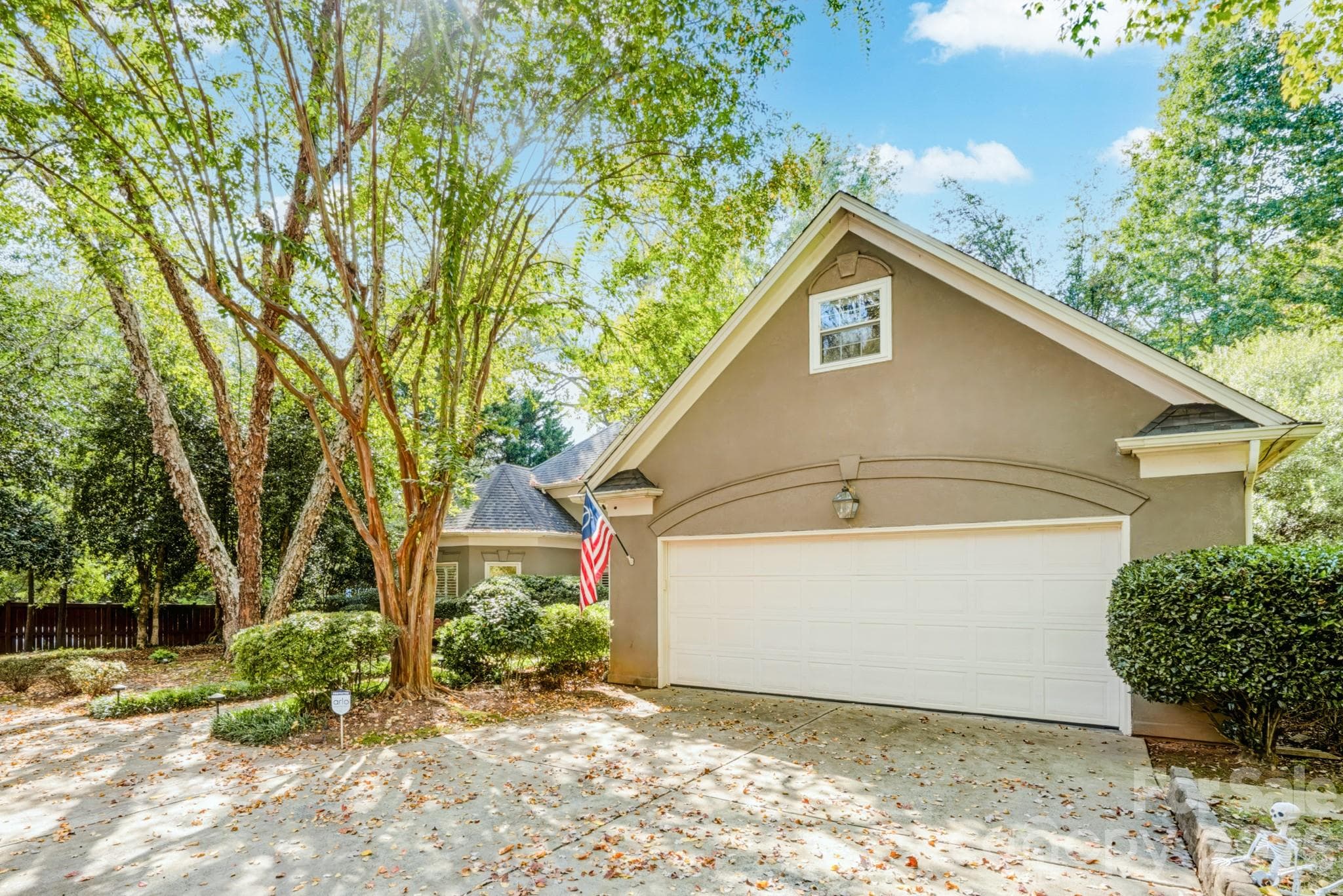 Single Family Residence at 7201 Charter Brook Drive, Charlotte, photo 3 of 46
