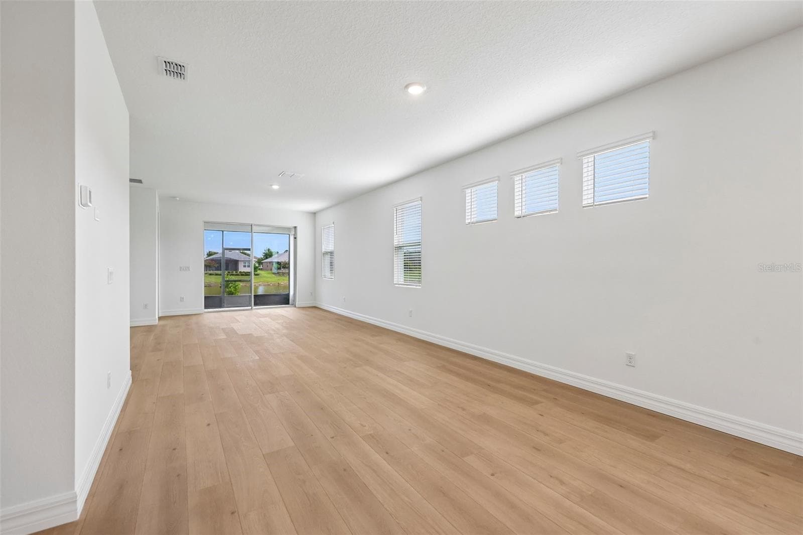Single Family Residence at 3955 KENNEBUNK LOOP, MOUNT DORA, photo 5 of 30
