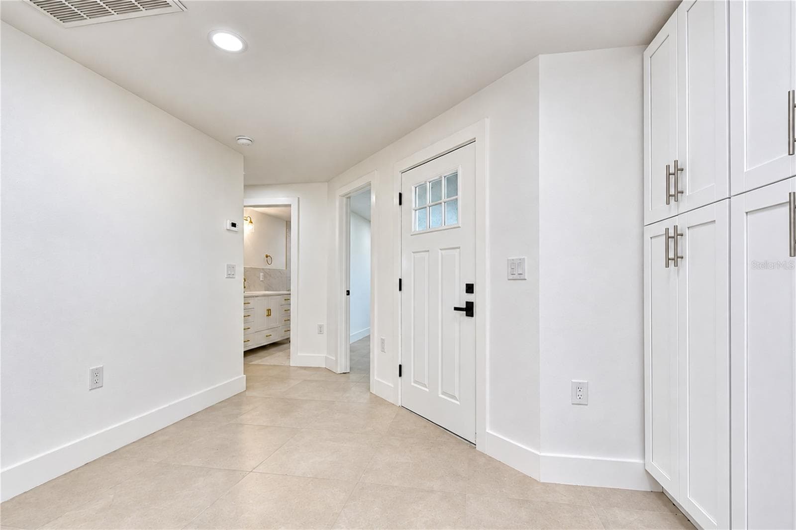 Single Family Residence at 404 LAKEVIEW DR, OLDSMAR, photo 14 of 56