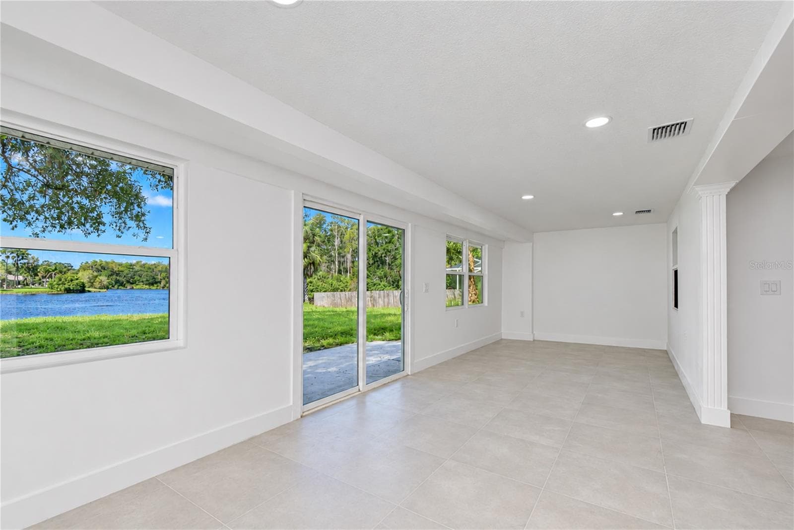 Single Family Residence at 404 LAKEVIEW DR, OLDSMAR, photo 25 of 56