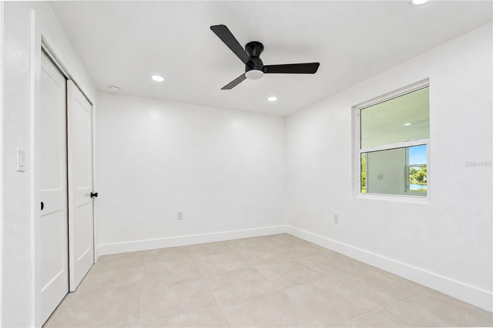 Single Family Residence at 404 LAKEVIEW DR, OLDSMAR, photo 34 of 56