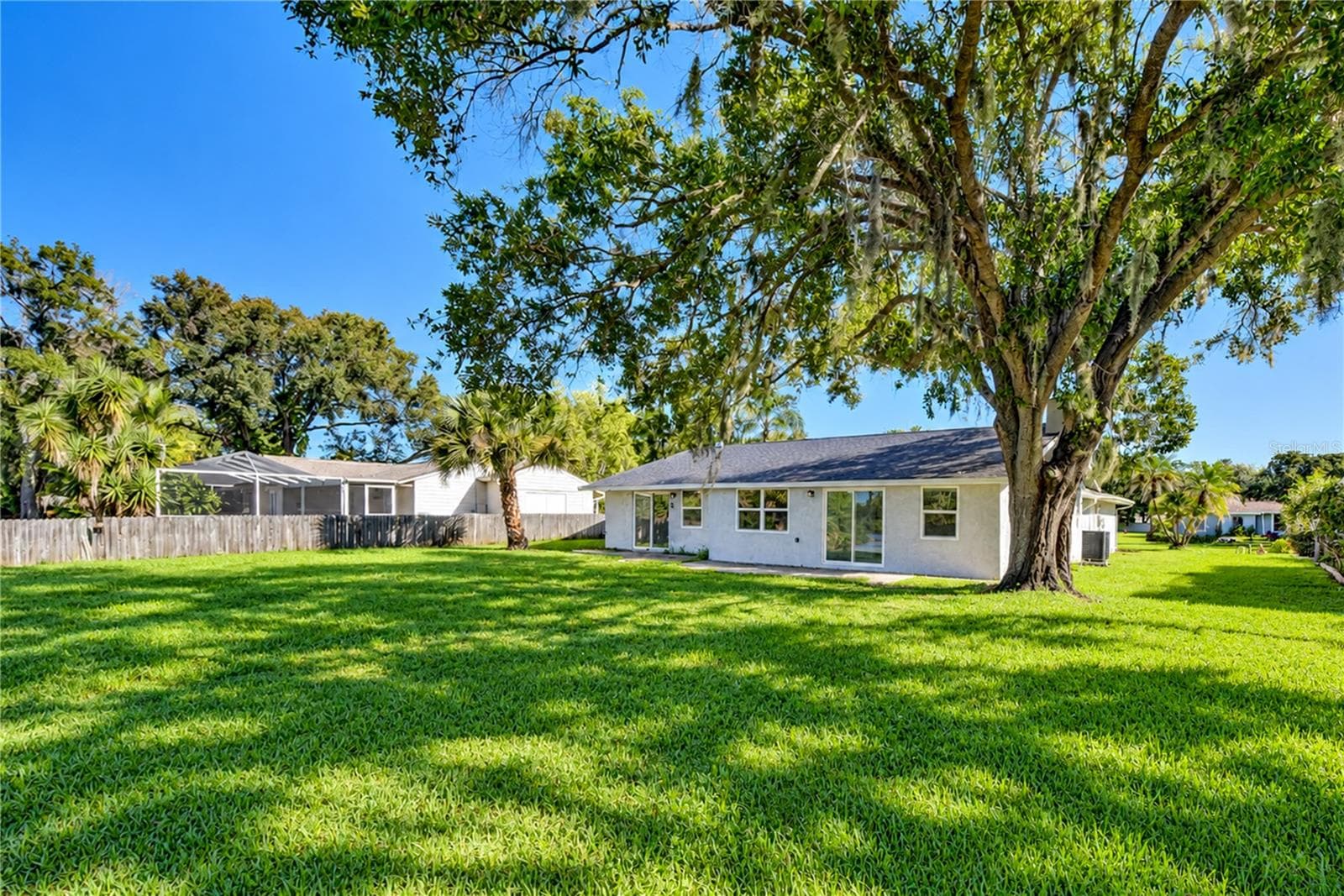Single Family Residence at 404 LAKEVIEW DR, OLDSMAR, photo 45 of 56