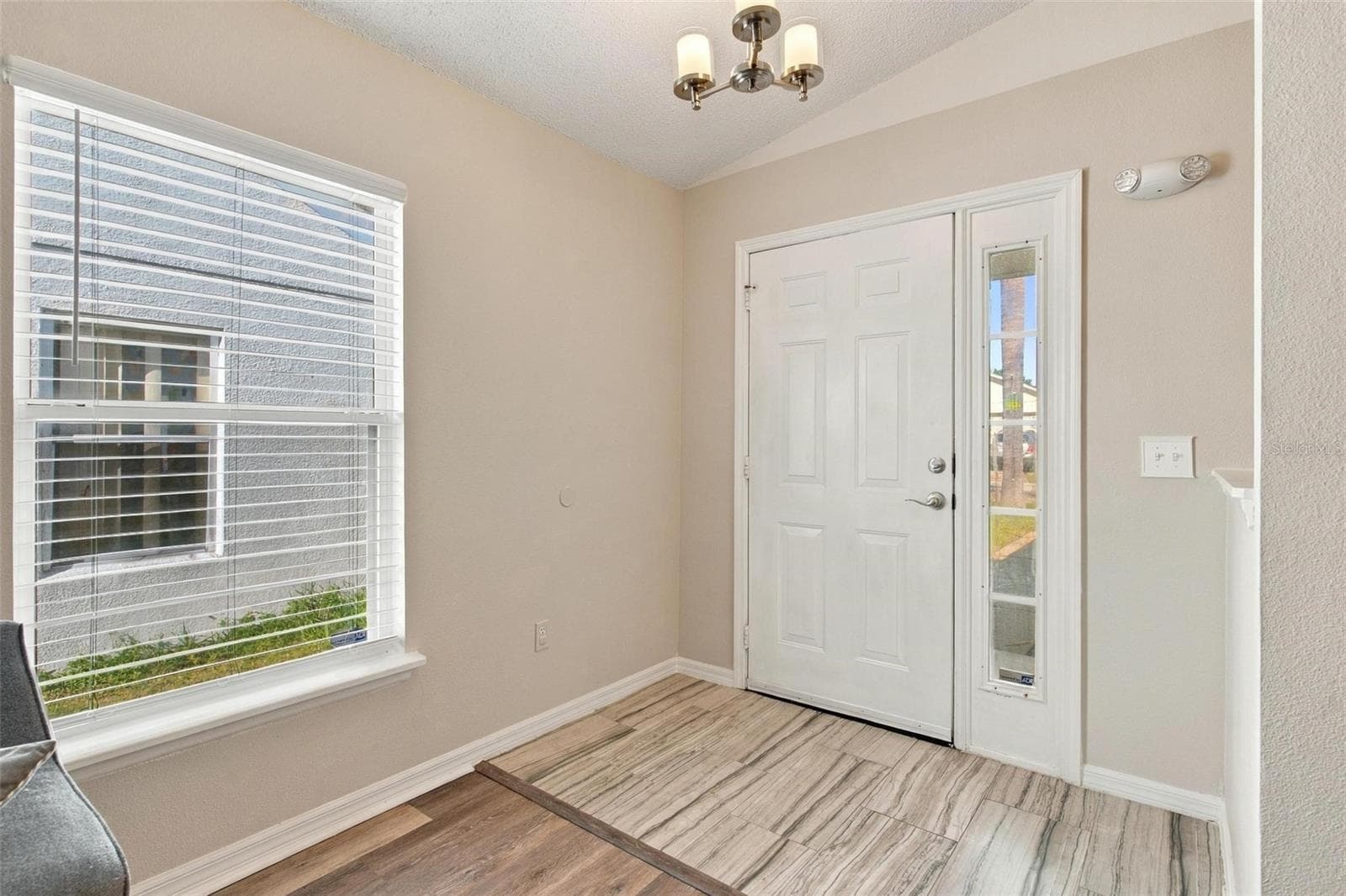 Interior Entry - 945 CLEAR CREEK CIR, CLERMONT