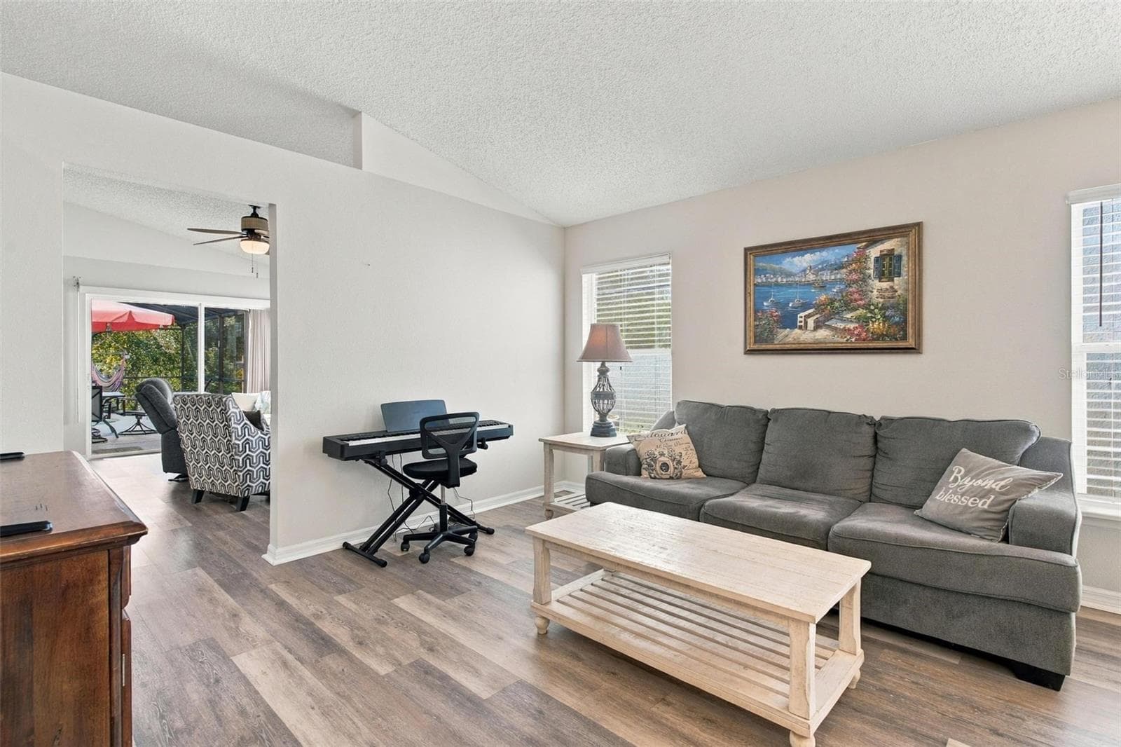 Living Room - 945 CLEAR CREEK CIR, CLERMONT