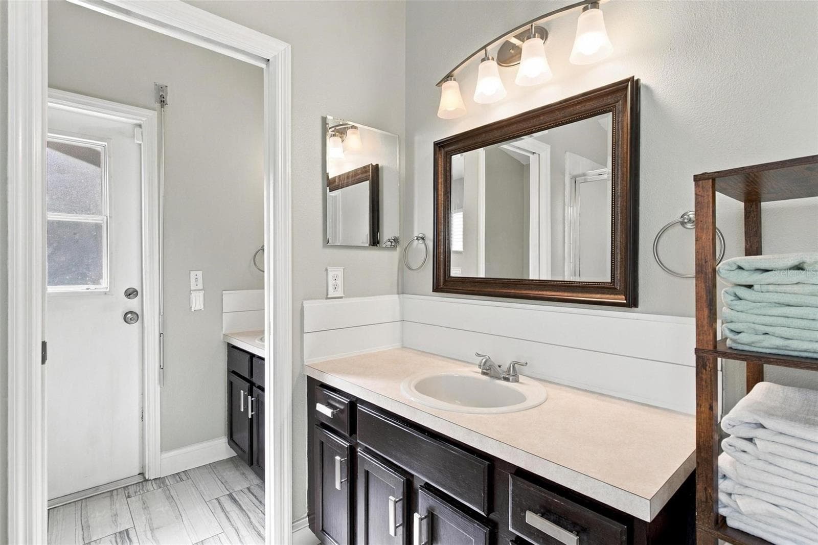 Primary Bathroom with Dual Vanity's - 945 CLEAR CREEK CIR, CLERMONT