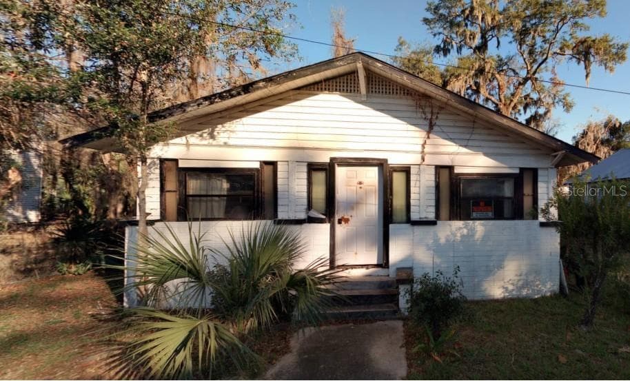 737 NW 4TH ST