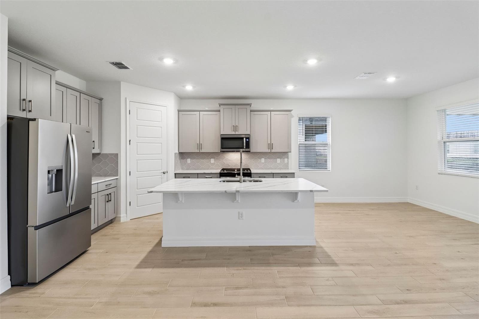 Single Family Residence at 3952 KENNEBUNK LOOP, MOUNT DORA, photo 16 of 63