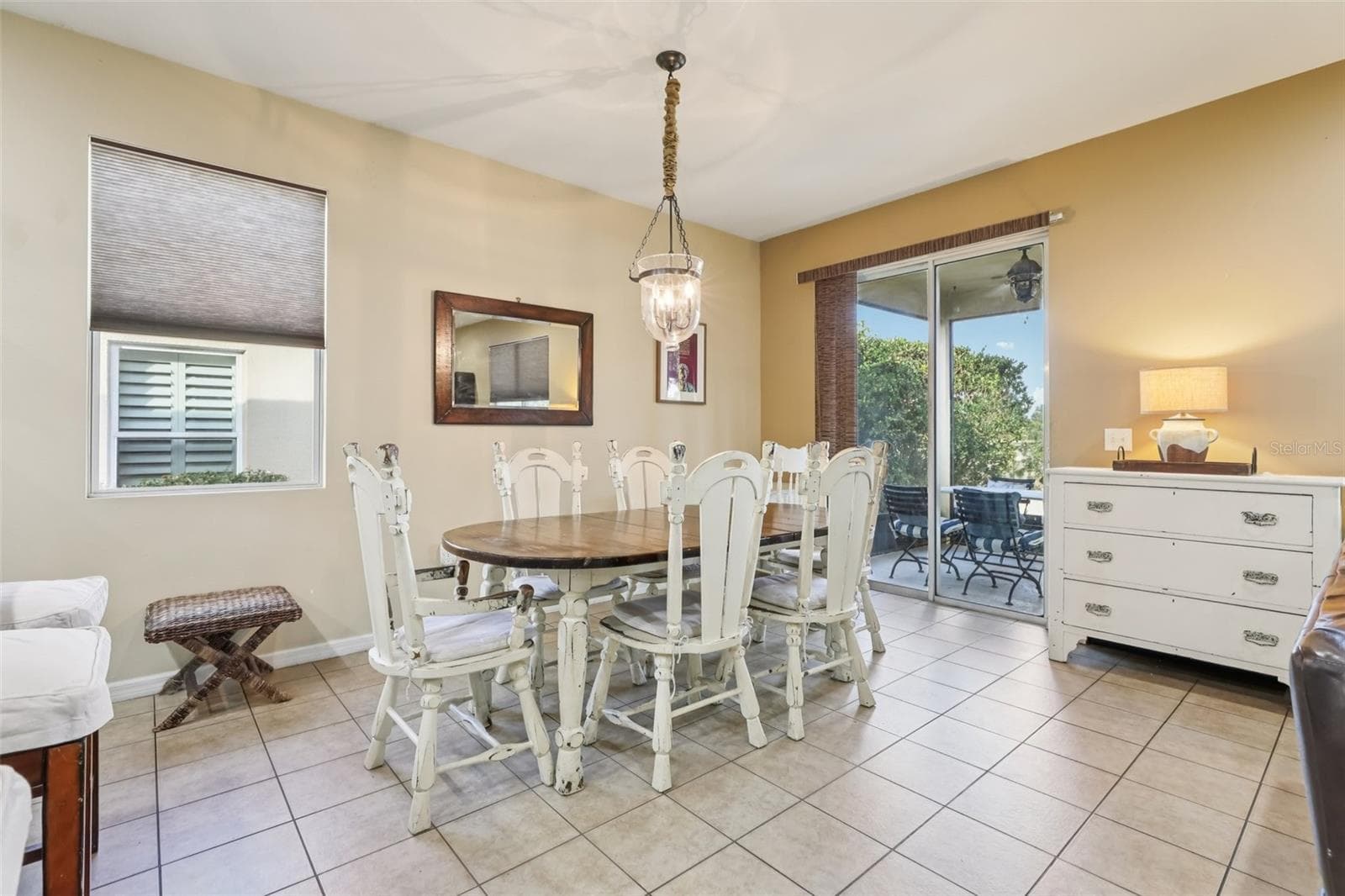 Single Family Residence at 1689 STRATHMORE CIR, MOUNT DORA, photo 12 of 37