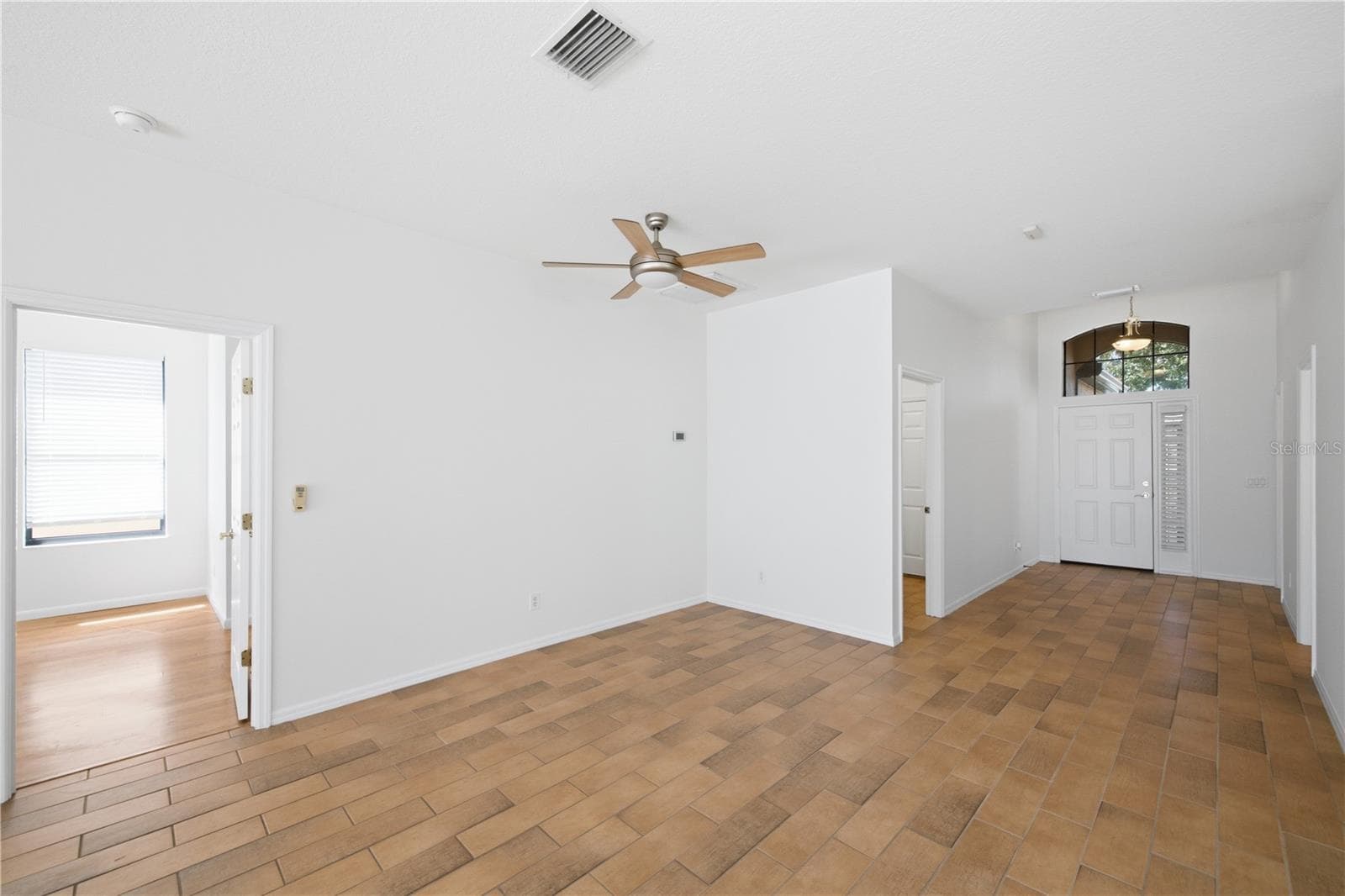 Single Family Residence at 8013 STIRLING FALLS CIR, SARASOTA, photo 5 of 56