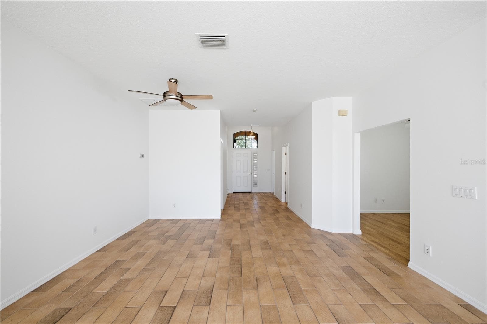 Single Family Residence at 8013 STIRLING FALLS CIR, SARASOTA, photo 6 of 56