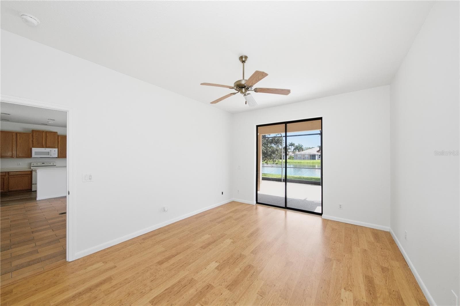 Single Family Residence at 8013 STIRLING FALLS CIR, SARASOTA, photo 27 of 56