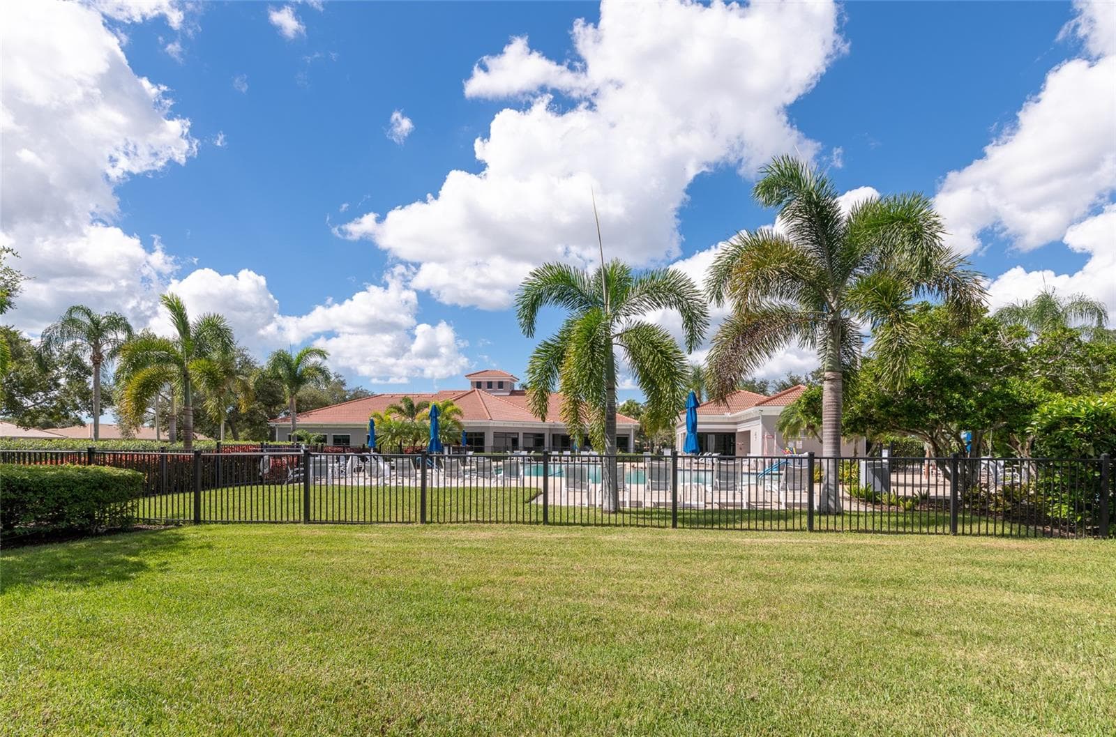 Single Family Residence at 8013 STIRLING FALLS CIR, SARASOTA, photo 55 of 56