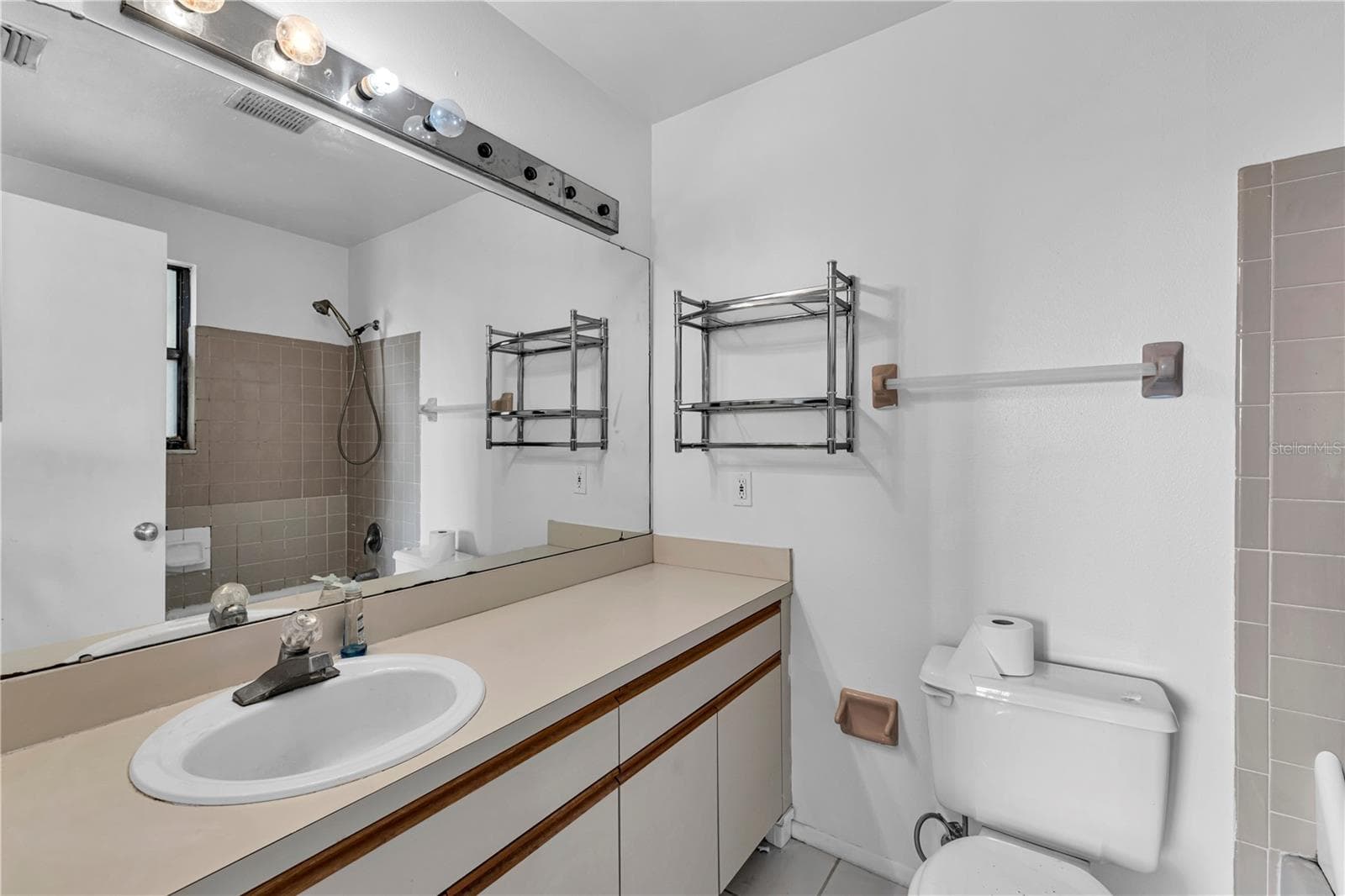 Condominium at 2050 SAN MARCOS DR SE #211, WINTER HAVEN, photo 11 of 23