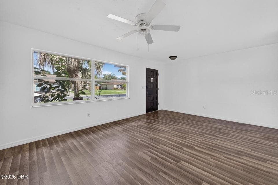 Living Room - 927 BOULDER DR, SOUTH DAYTONA