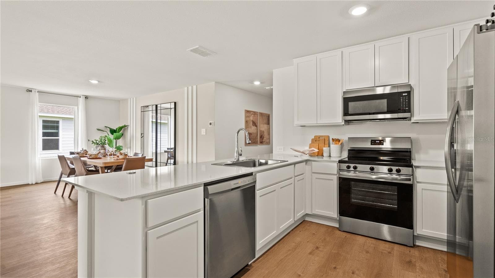 Single Family Residence at 6128 SWAMP BAY DR, EDGEWATER, photo 3 of 30