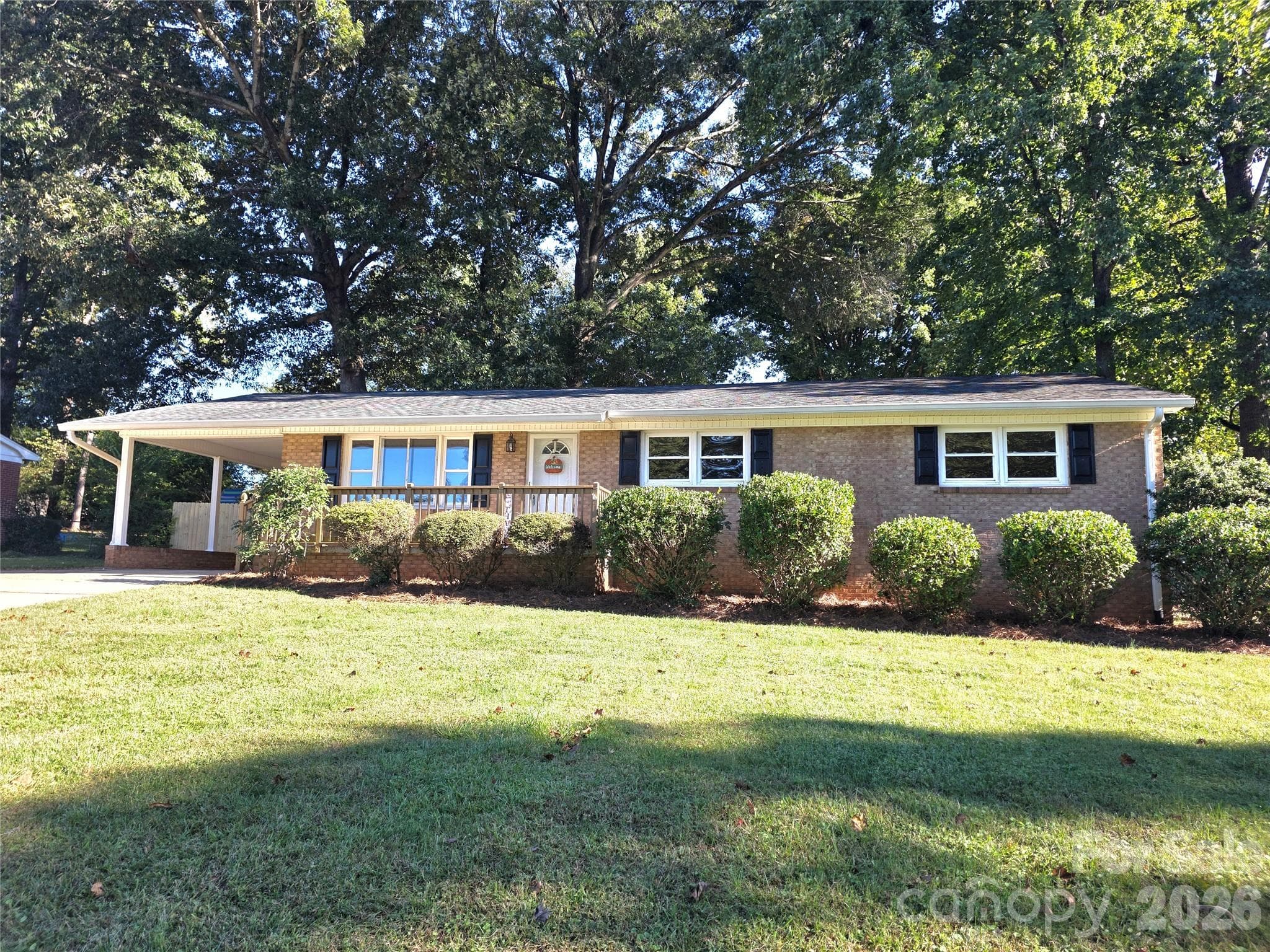 Single Family Residence at 4240 Dawnwood Drive, Gastonia, photo 2 of 16