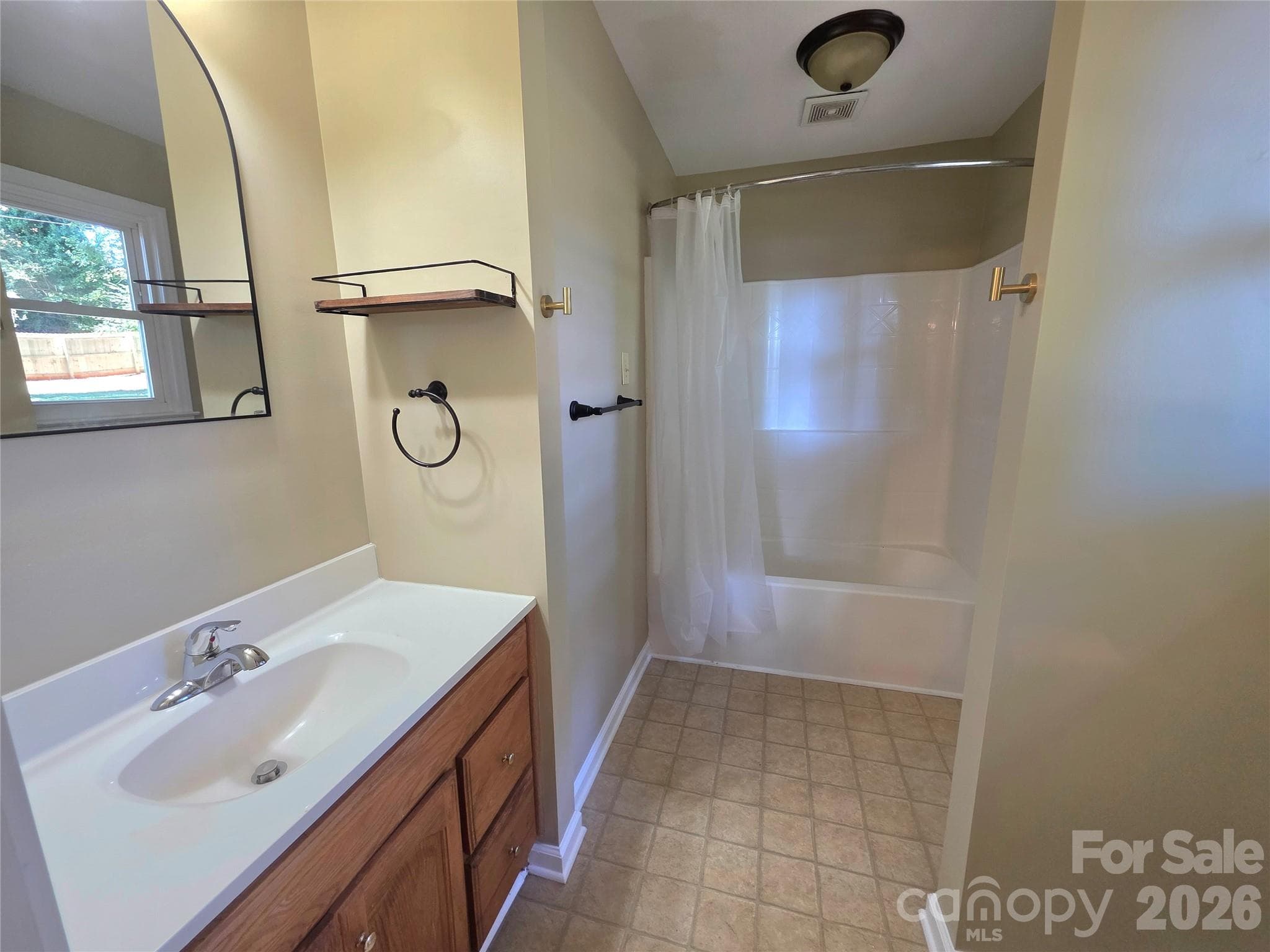 Single Family Residence at 4240 Dawnwood Drive, Gastonia, photo 8 of 16