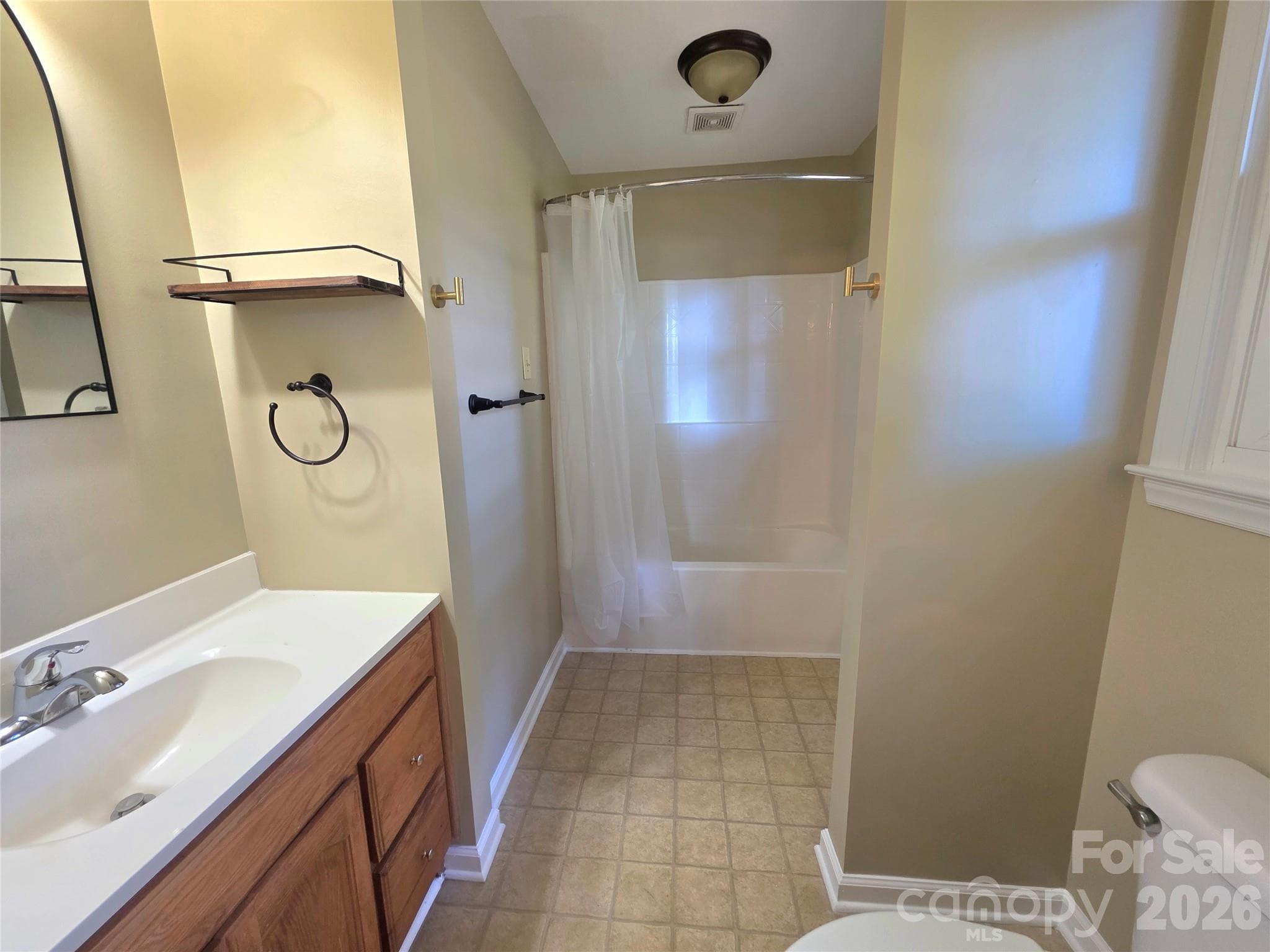 Single Family Residence at 4240 Dawnwood Drive, Gastonia, photo 10 of 16