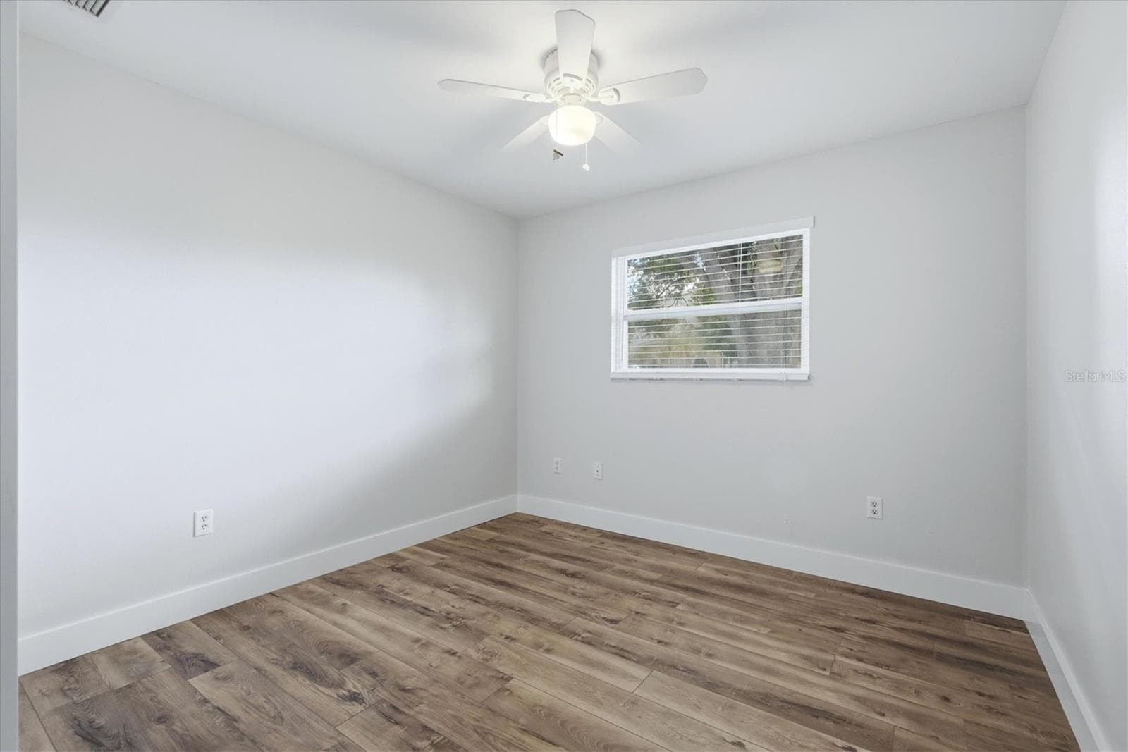 Single Family Residence at 338 PINE GLEN CT, ENGLEWOOD, photo 32 of 45