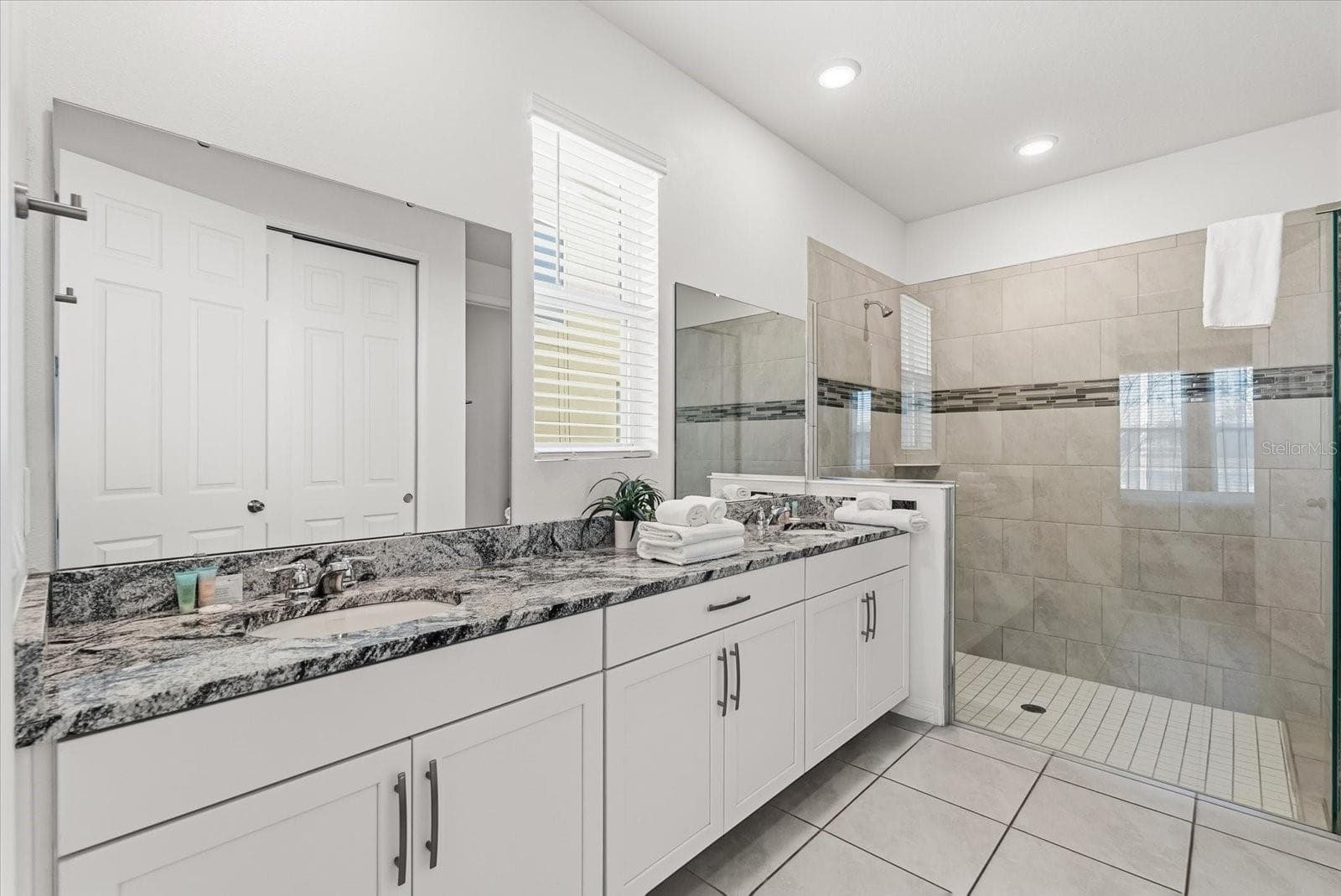 Single Family Residence at 2009 TROPICAL PALMS CIR, KISSIMMEE, photo 18 of 55