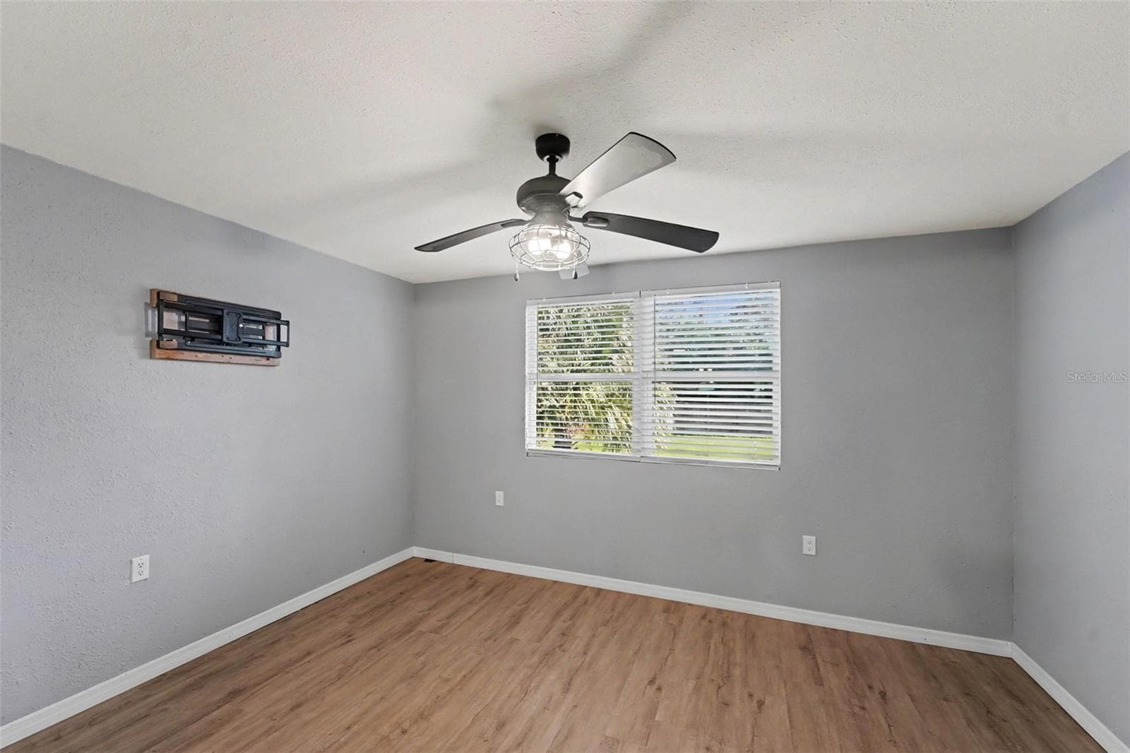 Single Family Residence at 5200 BEHMS CT, PORT RICHEY, photo 6 of 16