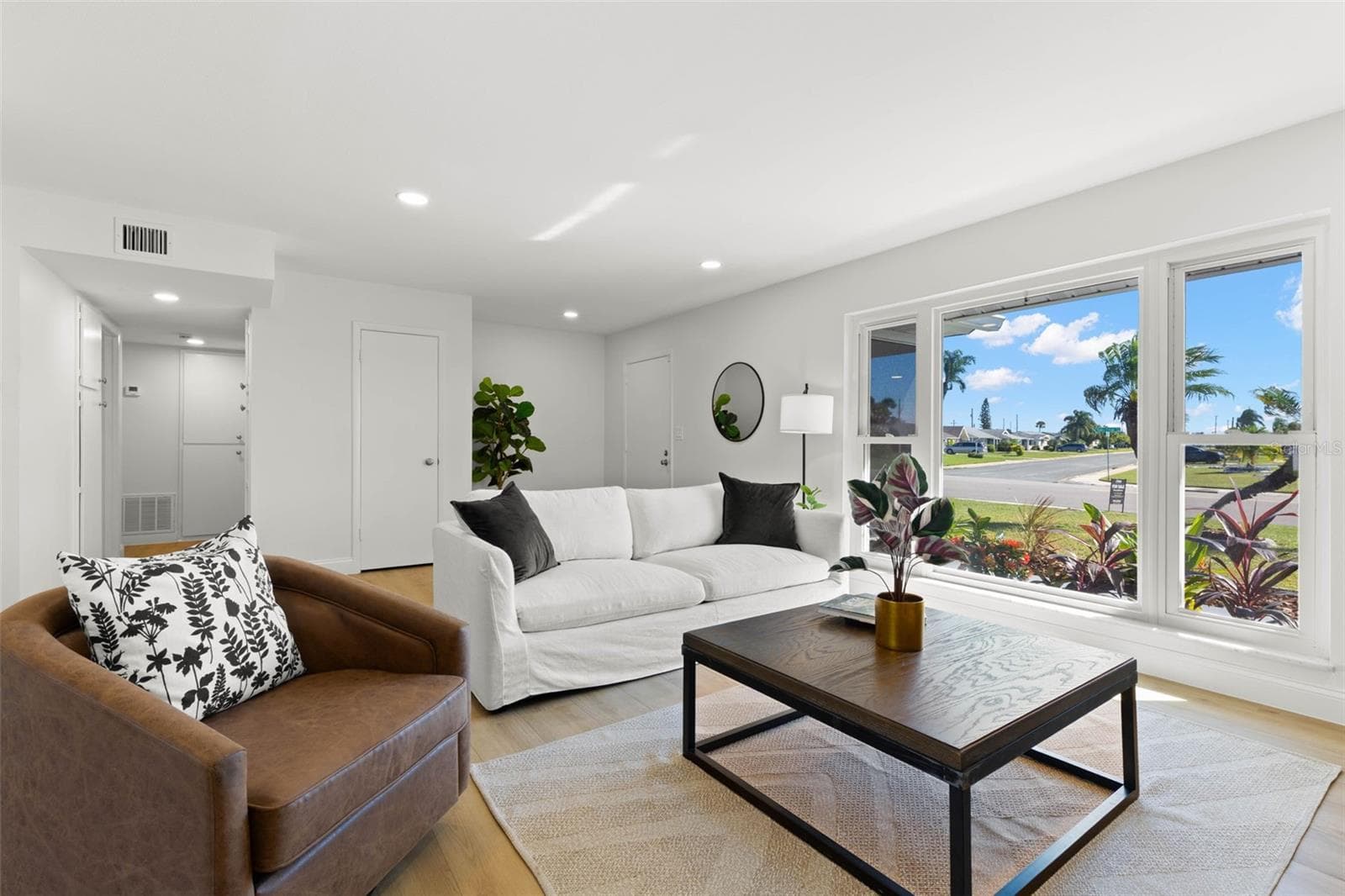 Single Family Residence at 1220 VALLEY FORGE BLVD, SUN CITY CENTER, photo 2 of 23