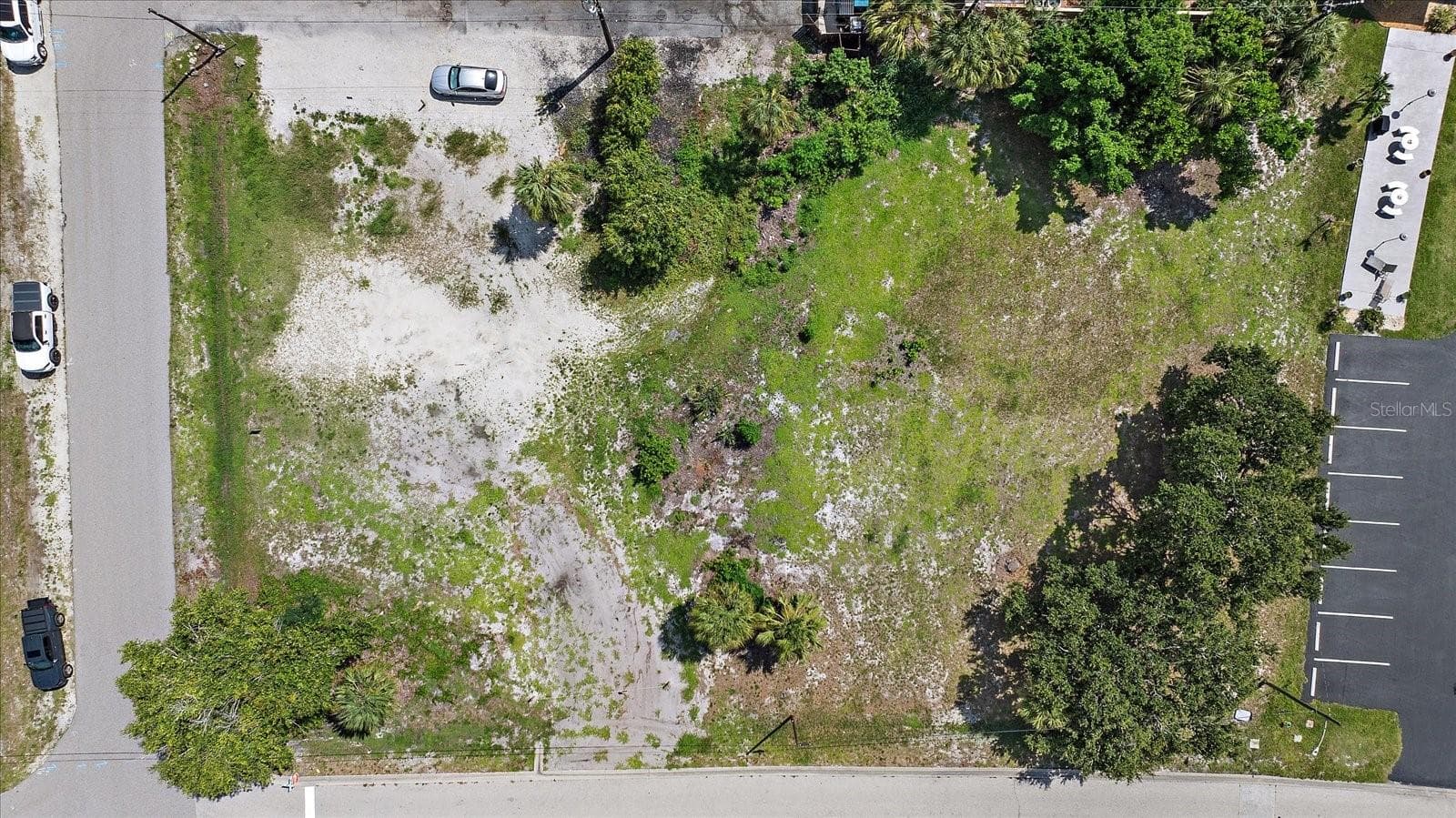 Bird's-eye top-down view of the vacant lot - 648 GUILD DR, VENICE