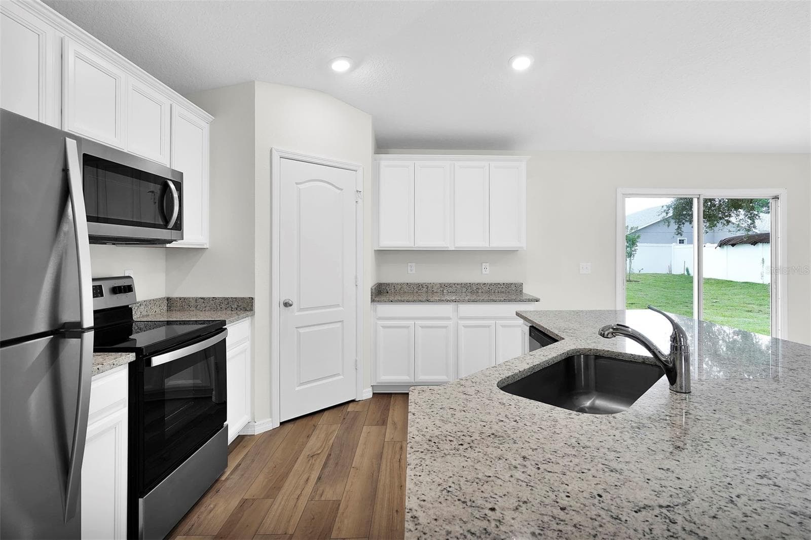 Single Family Residence at 176 MARION OAKS LN, OCALA, photo 6 of 11