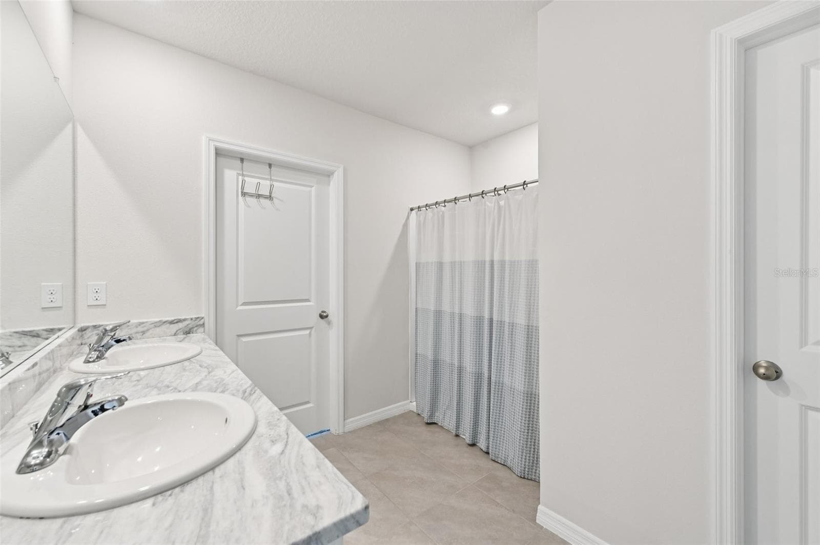 Single Family Residence at 5129 ADEGA WAY, BRADENTON, photo 18 of 33