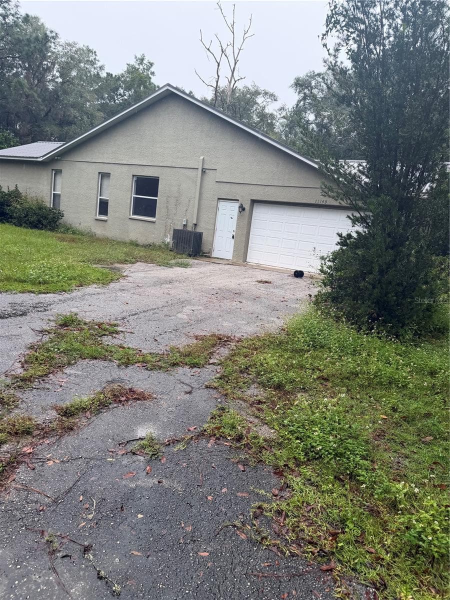 Single Family Residence at 13145 OAK FOREST AVE, BROOKSVILLE, photo 6 of 24