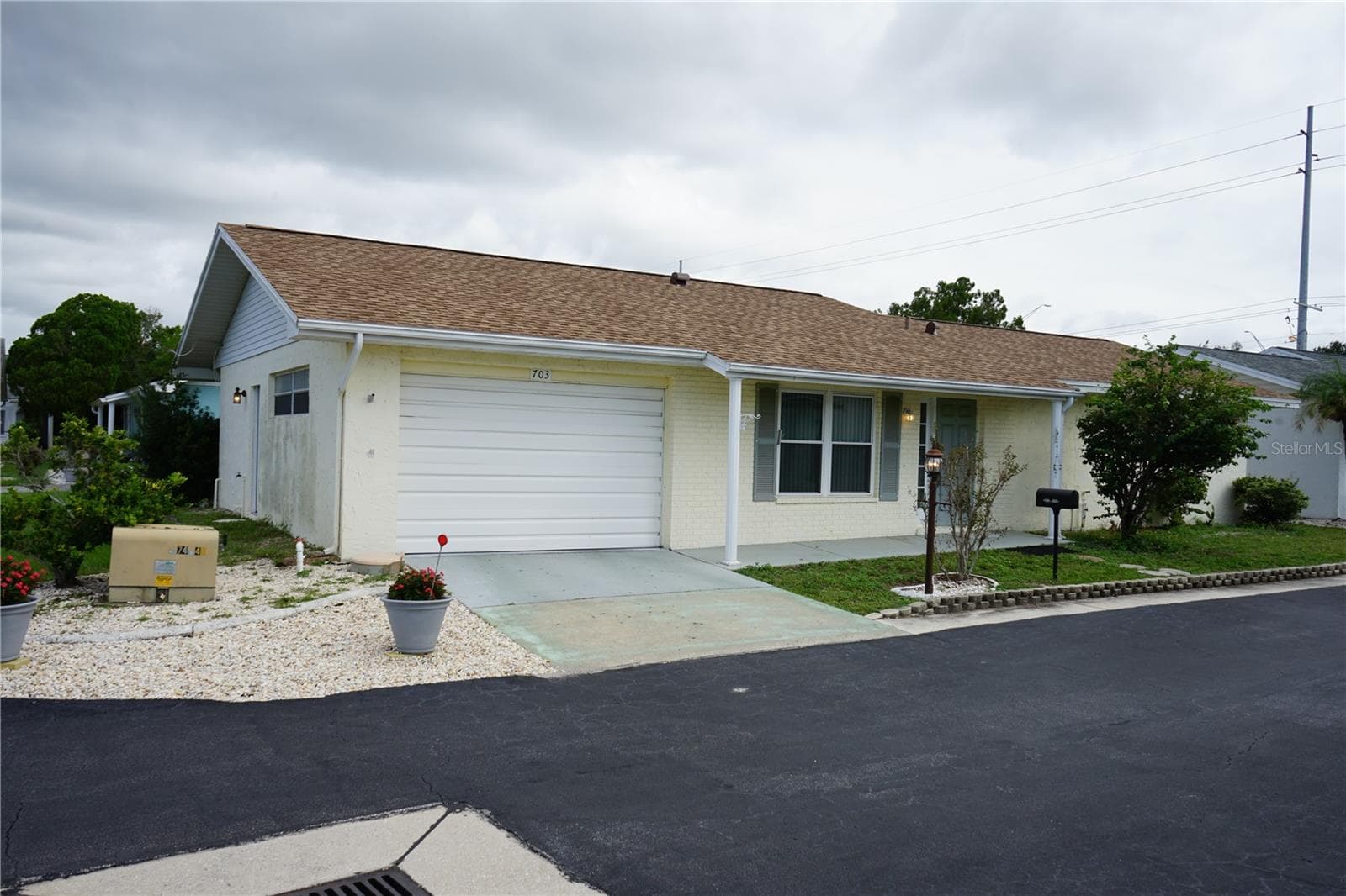 703 HUXLEY PL