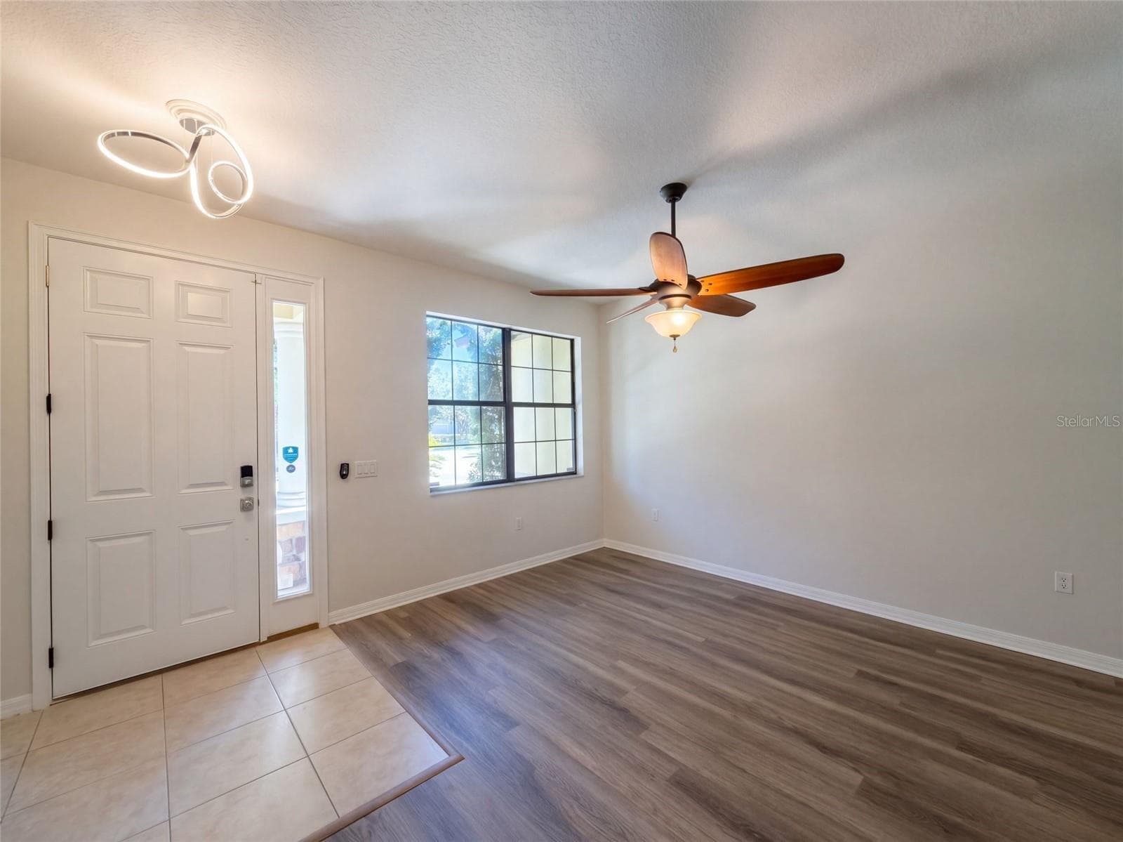 Single Family Residence at 20009 OUTPOST POINT DR, TAMPA, photo 8 of 27