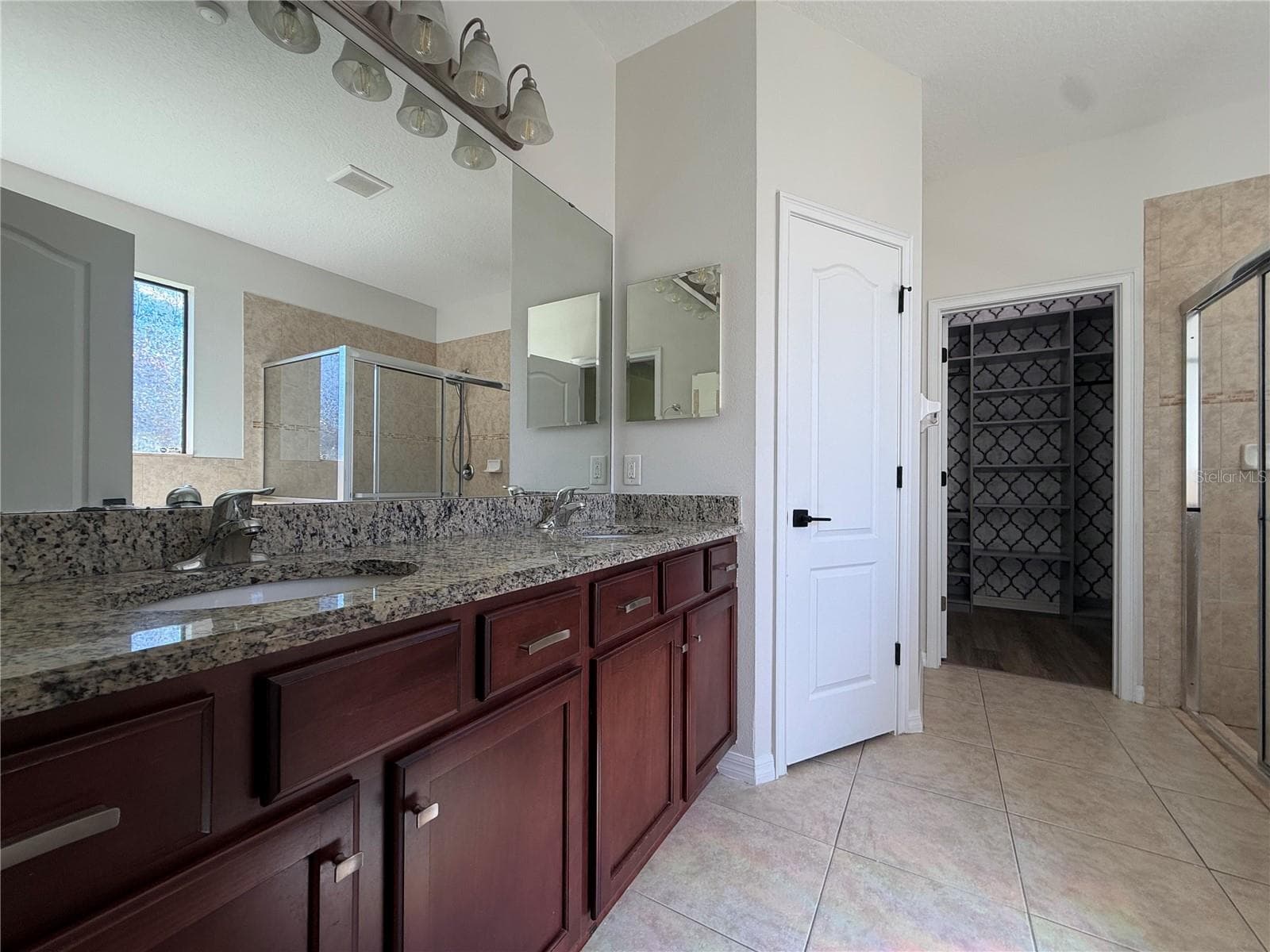 Single Family Residence at 20009 OUTPOST POINT DR, TAMPA, photo 12 of 27