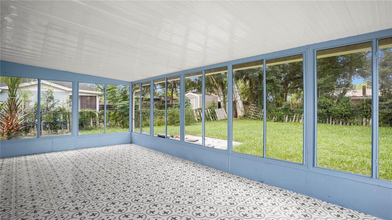Florida Room - 1300 S DEWEY ST, EUSTIS