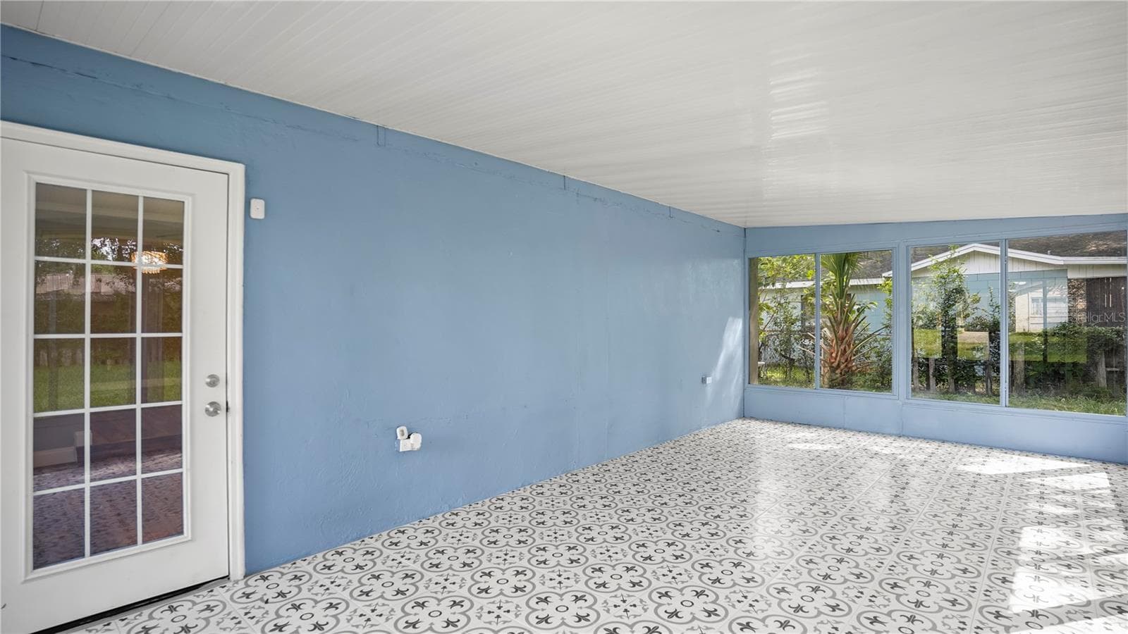 Florida Room - 1300 S DEWEY ST, EUSTIS